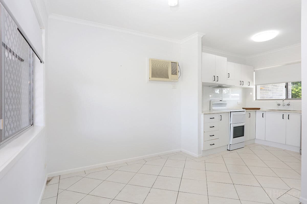 4 Nalkari Street, Coombabah - Image 1