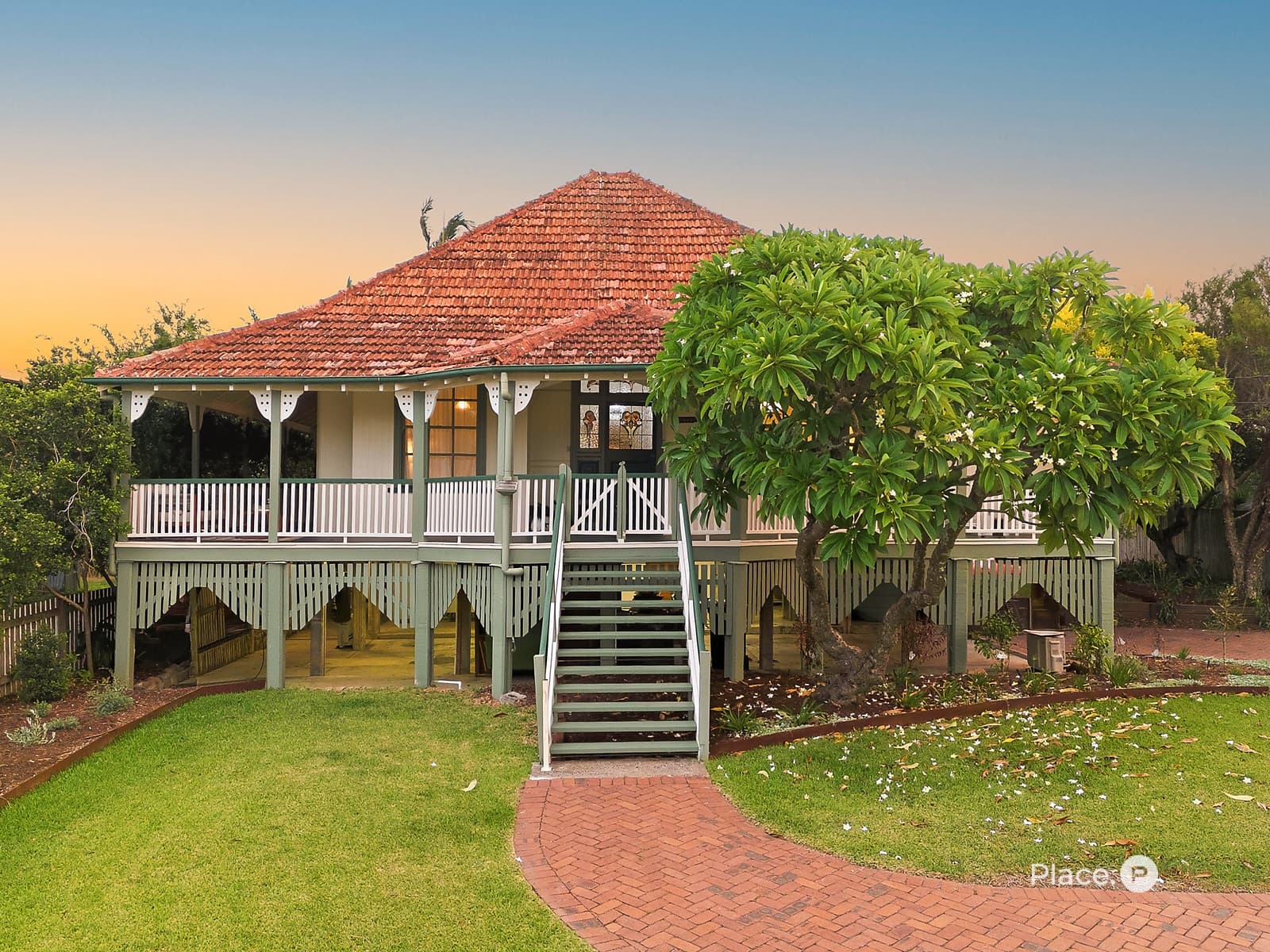 161 Graceville Avenue, Graceville — photo 1 of 5