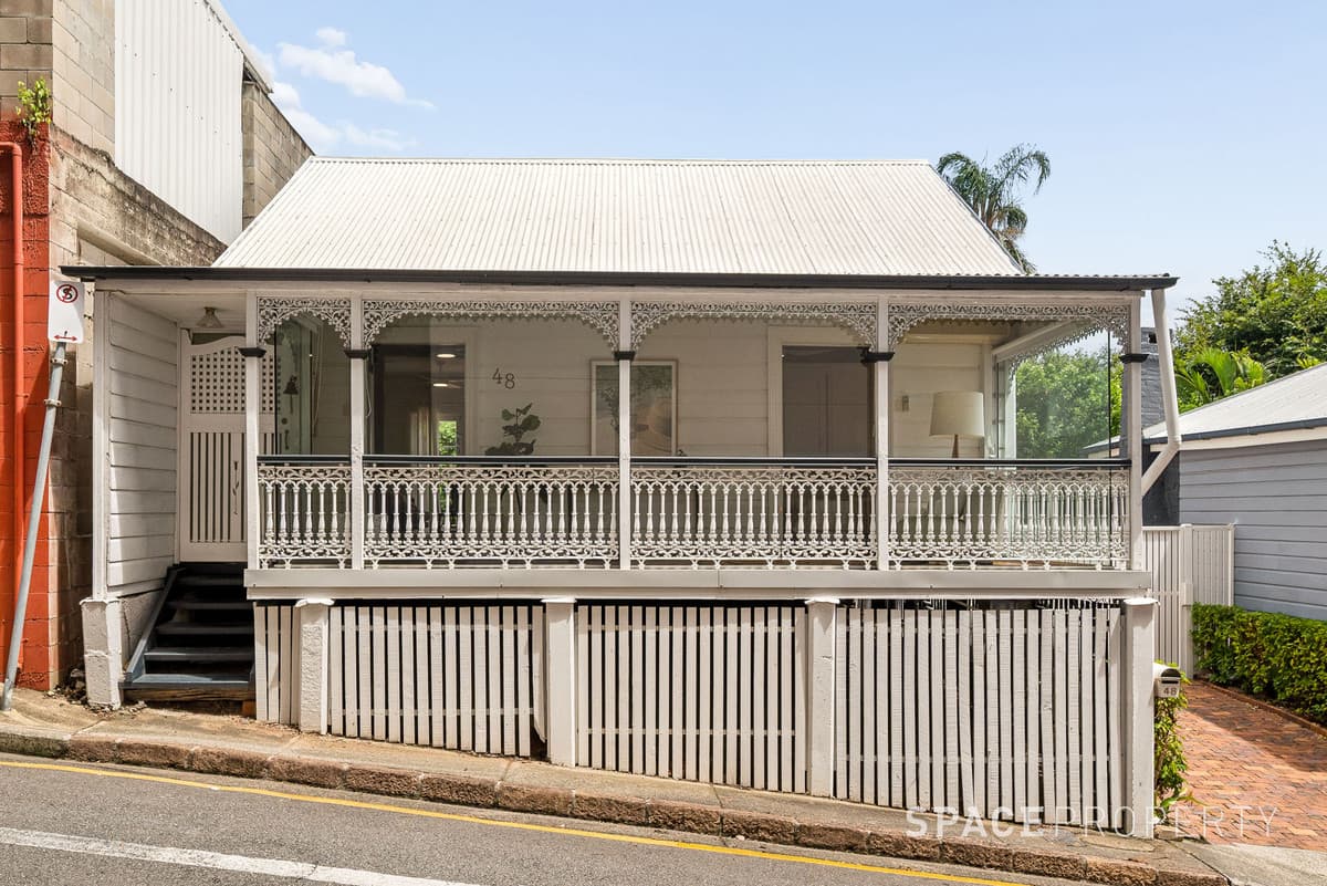 48 Bradley Street, Spring Hill - Image 1