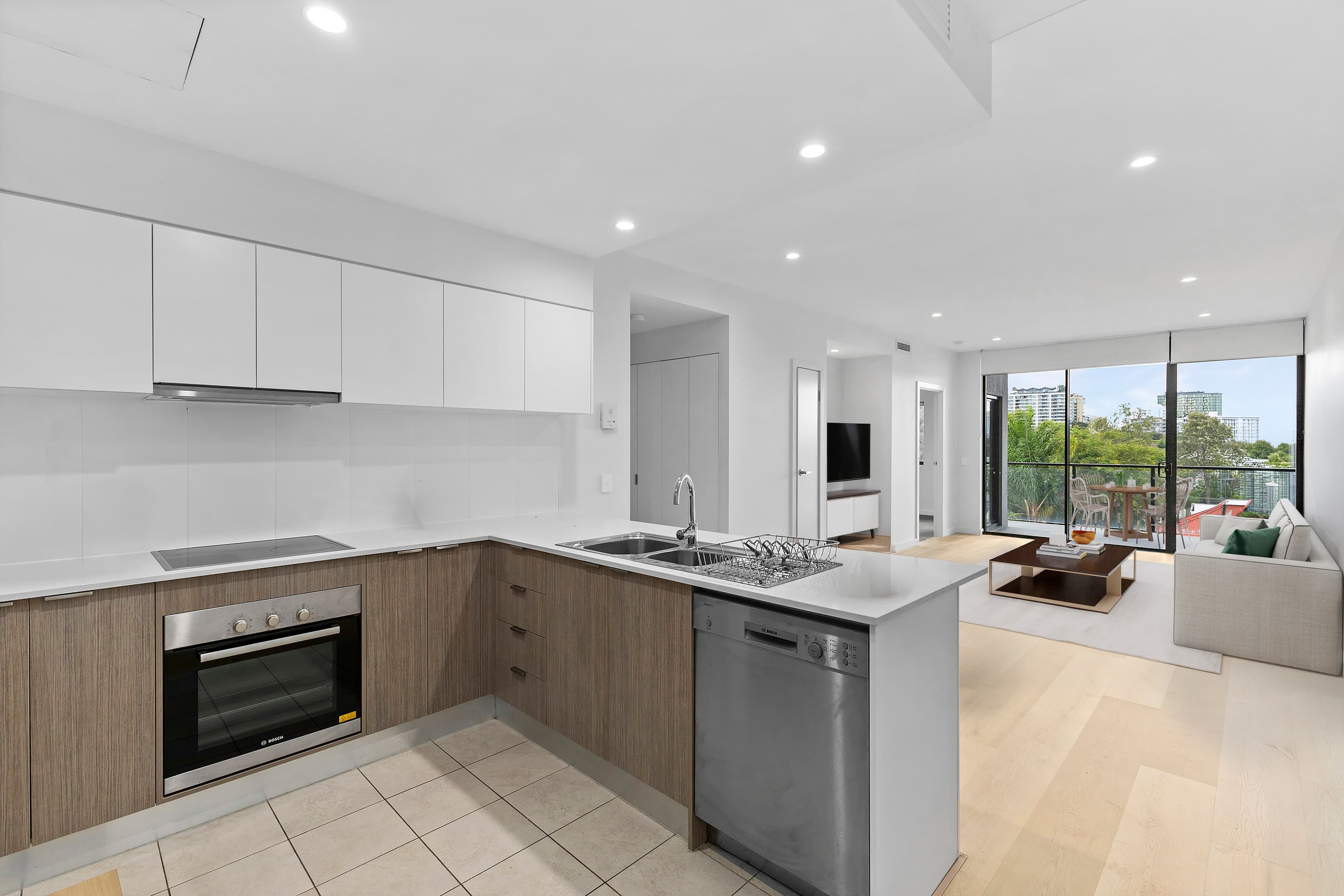 204/24 Bromley Street, Kangaroo Point, Kangaroo Point — photo 1 of 5
