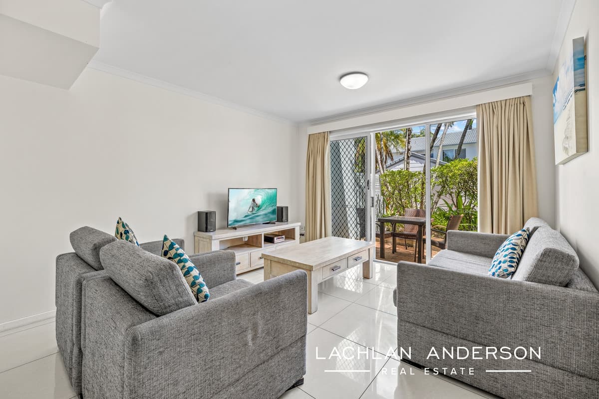 23/2 Landsborough Parade, Golden Beach — photo 1 of 5