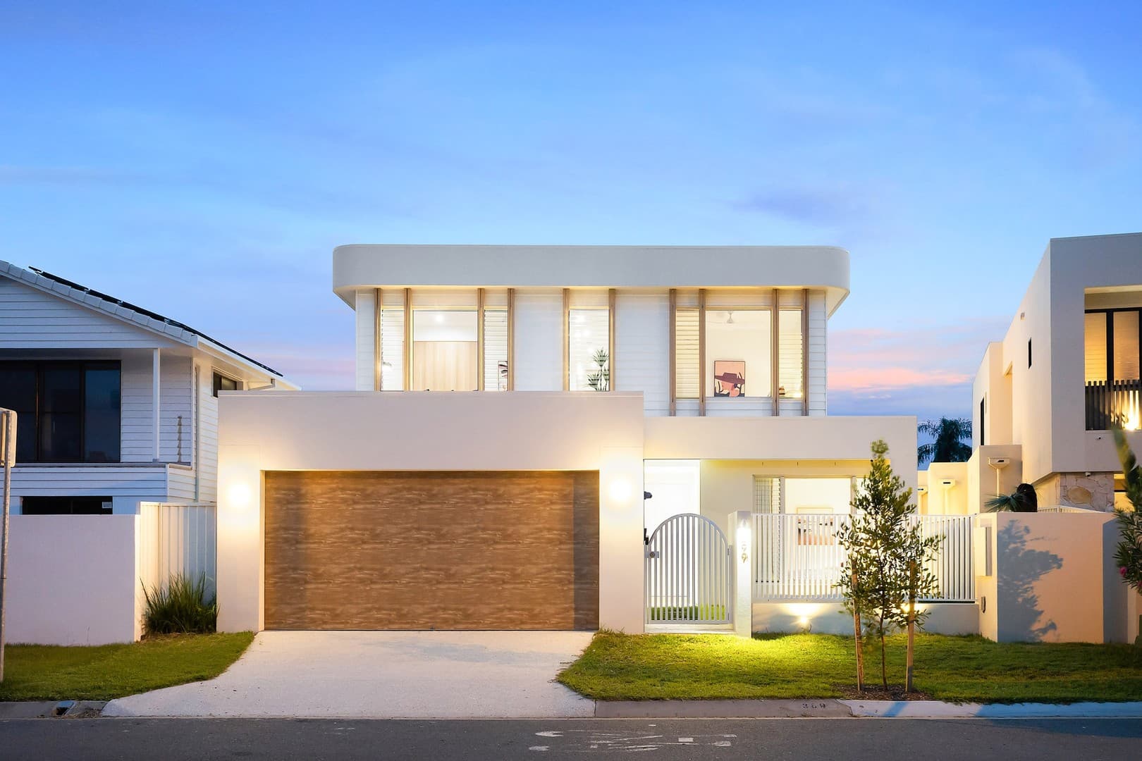 399 Rio Vista Boulevard, Mermaid Waters — photo 1 of 5