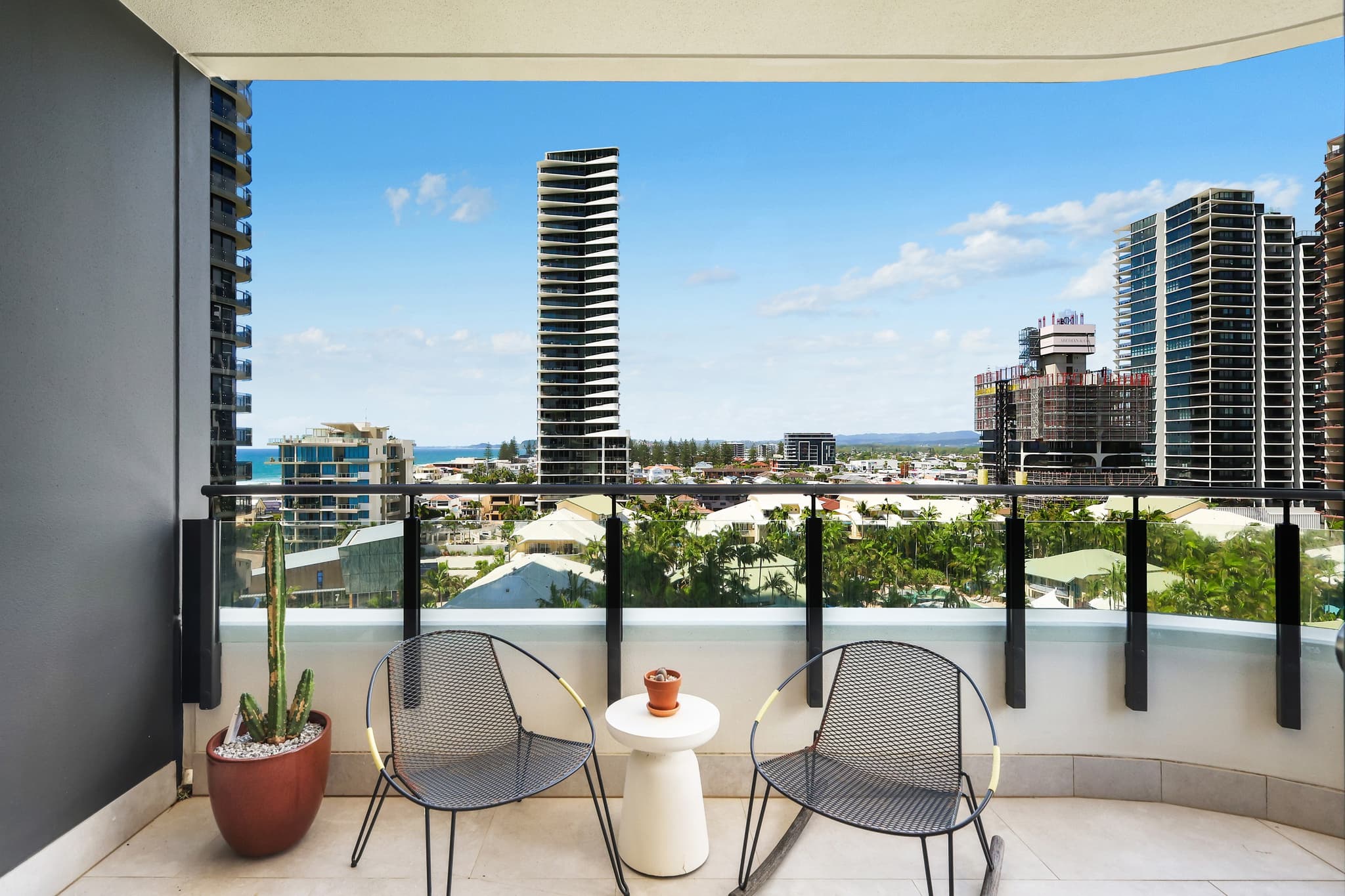 Level 6, 601/4-6 Alexandra Avenue, Mermaid Beach, Mermaid Beach — photo 1 of 5