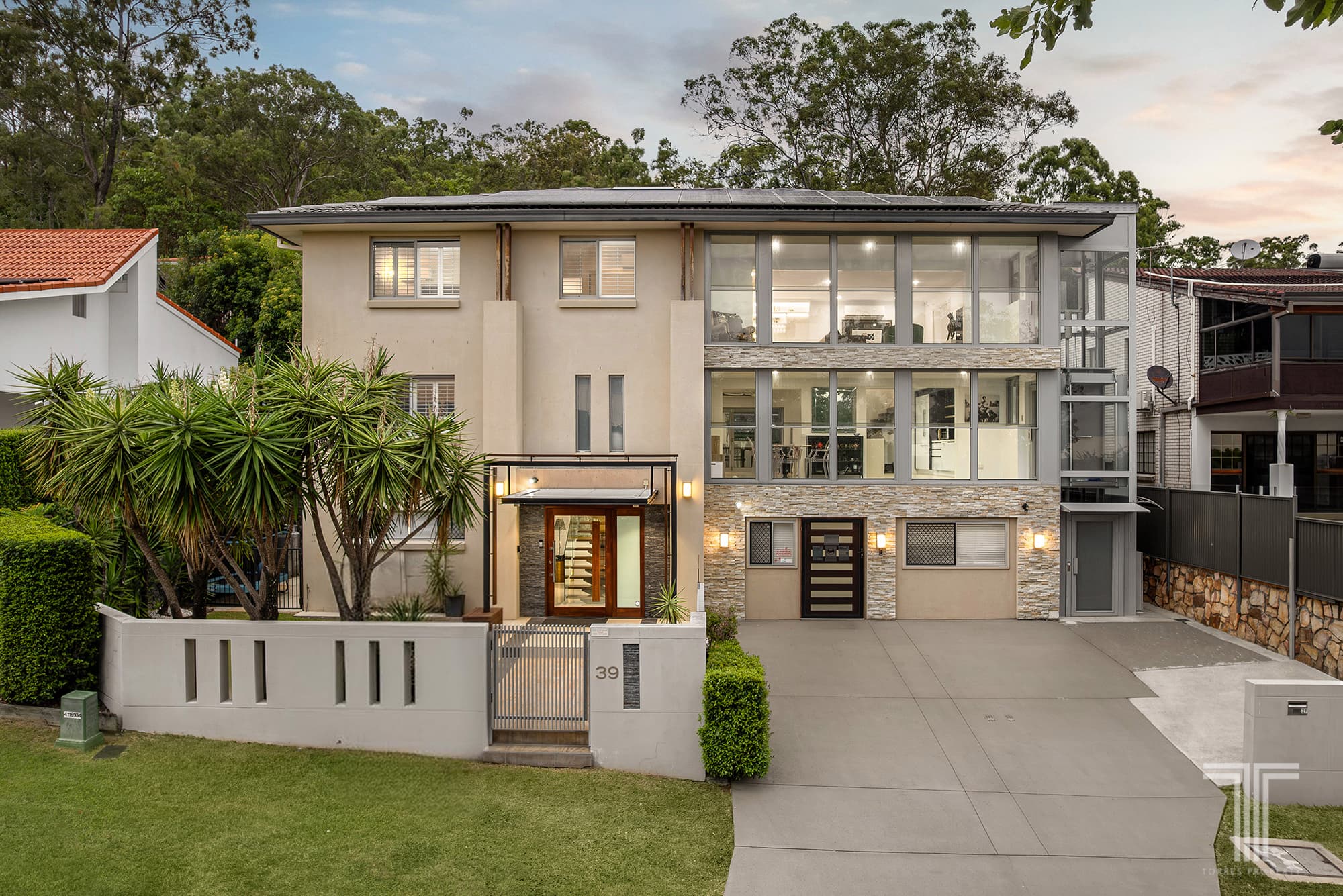 39 Indus Street, Camp Hill - Image 1