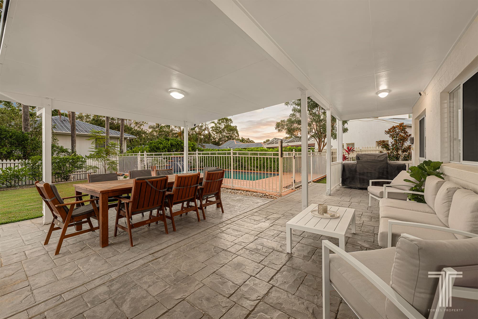 10 Delaney Circuit, Carindale, Carindale — photo 1 of 8