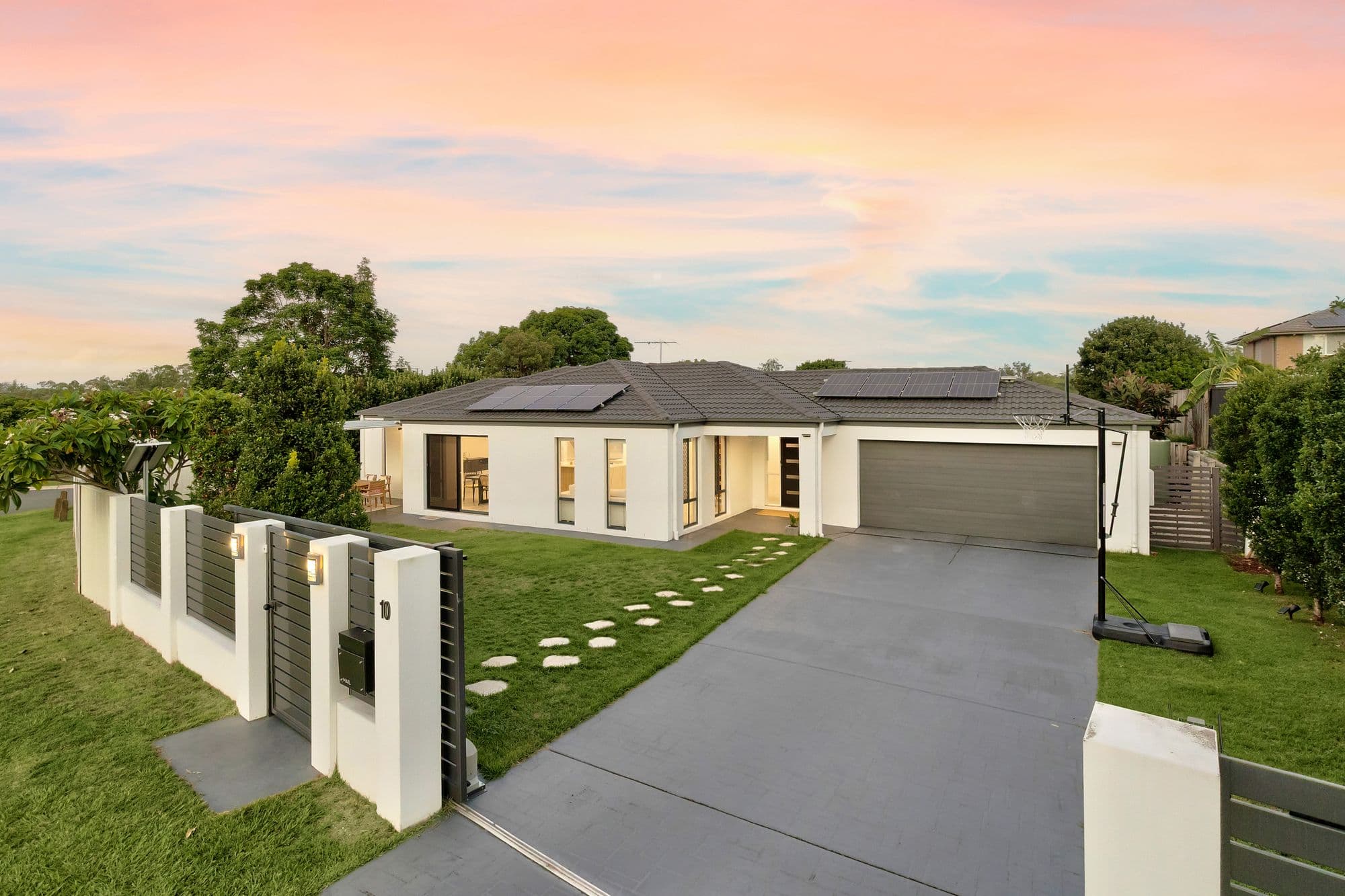 10 Mimosa Street, Parkinson - Image 1