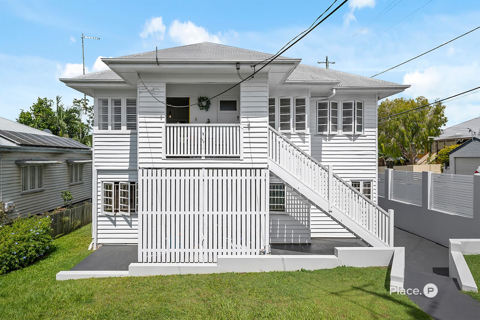1 Gibson Crescent, Holland Park - Image 1