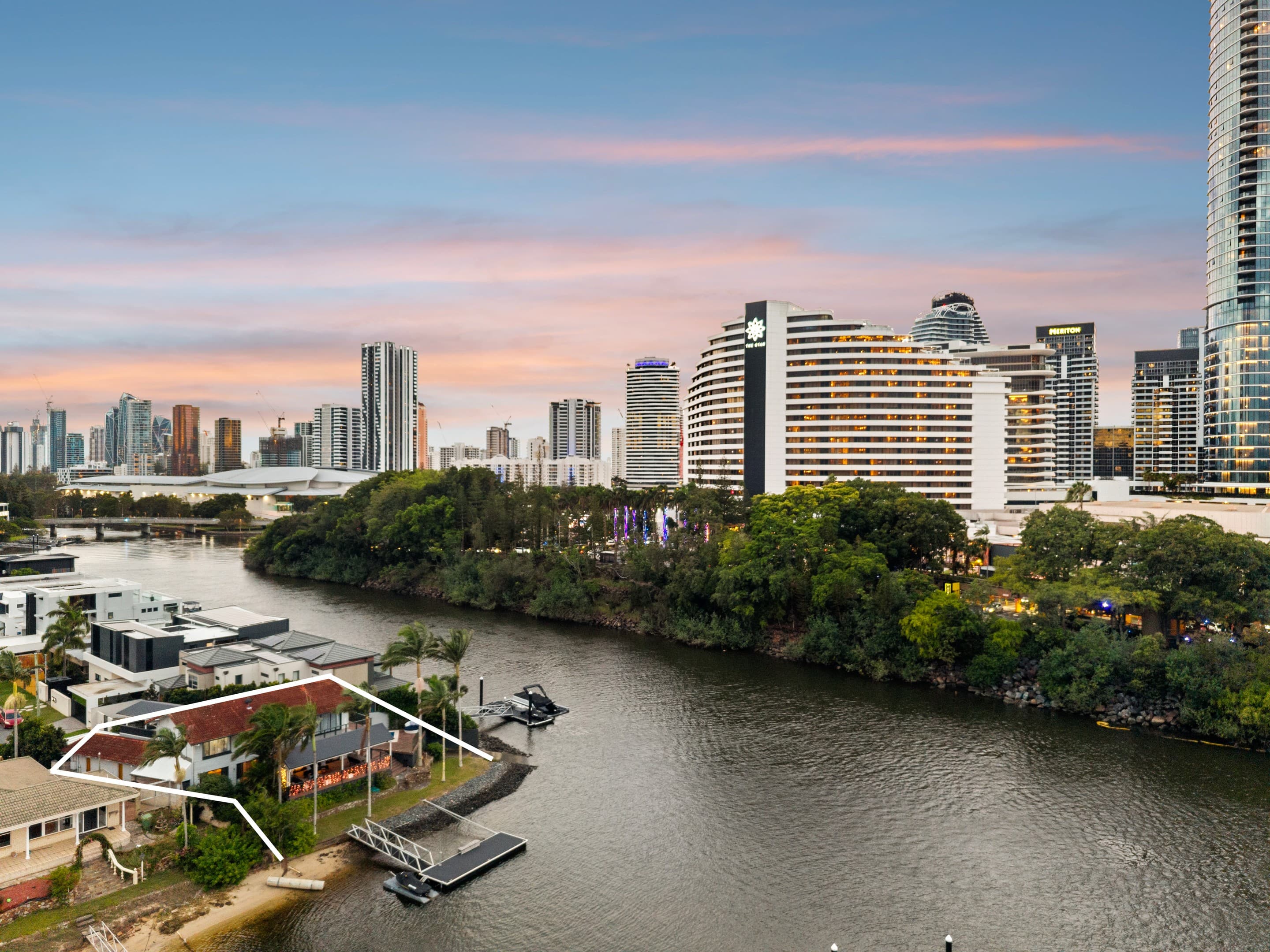 2 Merrimac Boulevard, Broadbeach Waters - Image 1