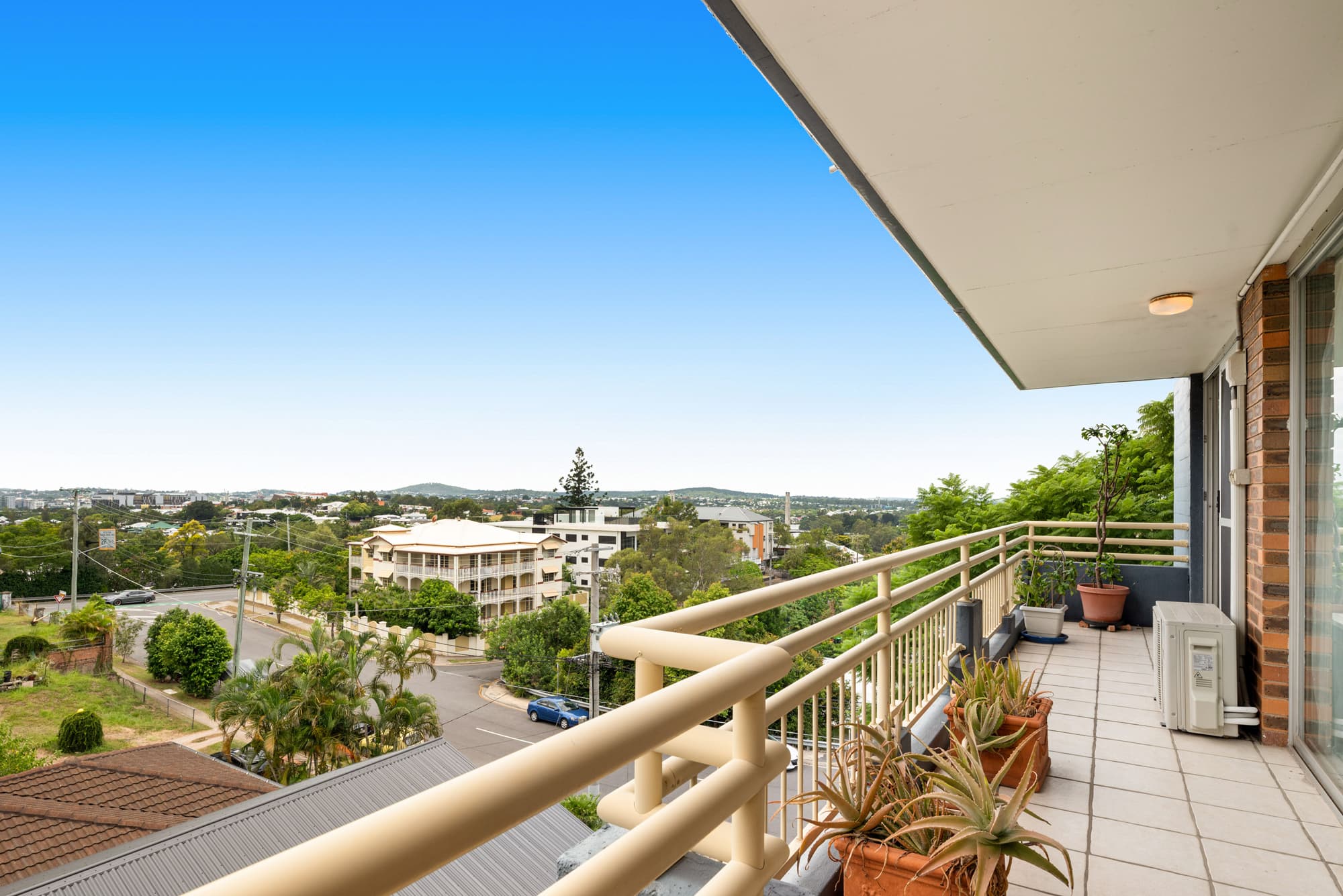 1/11 Beaconsfield Street, Highgate Hill - Image 1