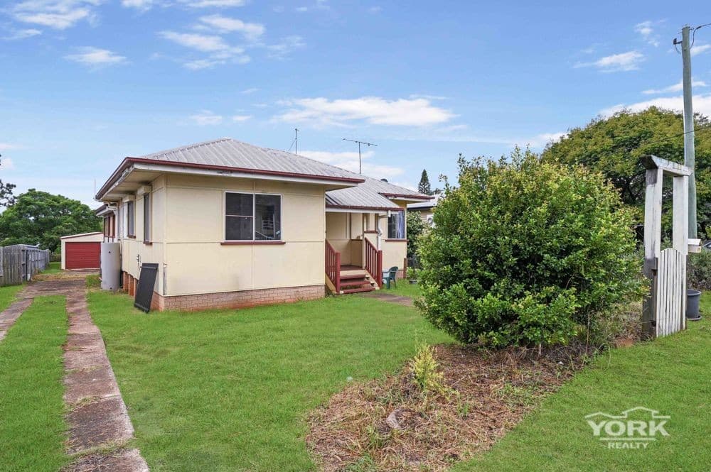 19 Dalmeny Street, Wilsonton - Image 1