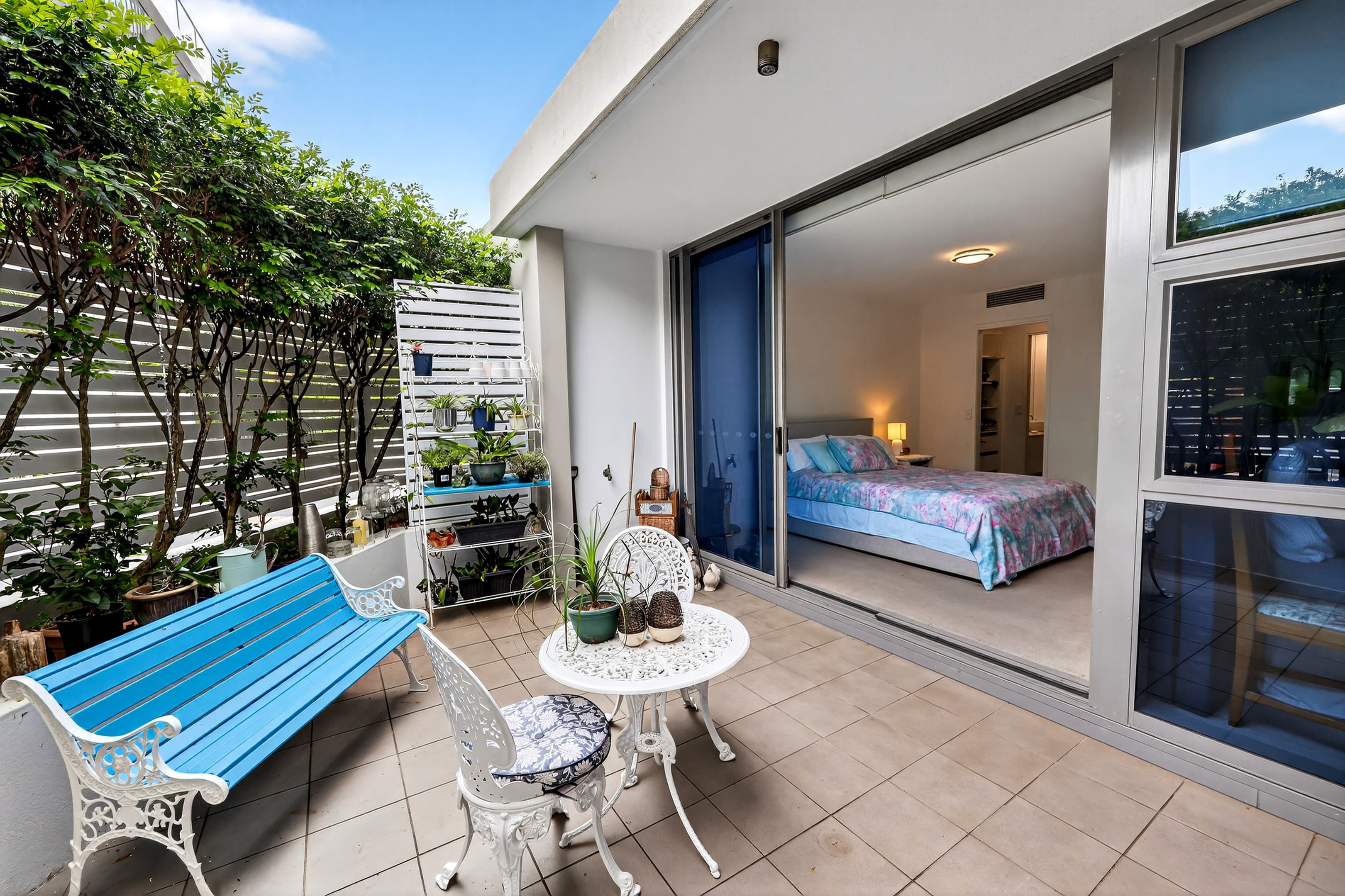 1001/438 Marine Parade, Biggera Waters, Biggera Waters — photo 1 of 5