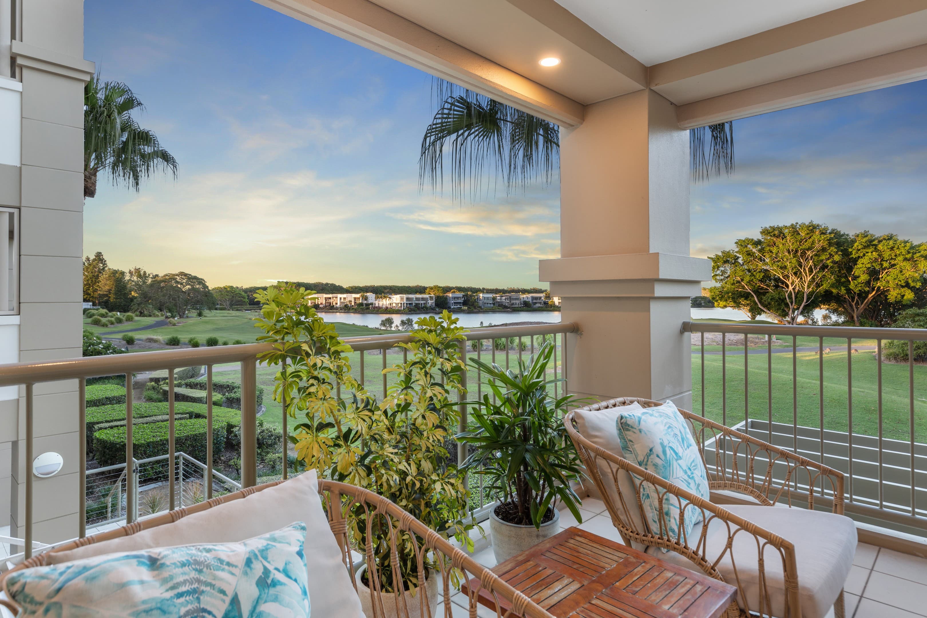 8429 Magnolia Drive East, Hope Island — photo 1 of 5