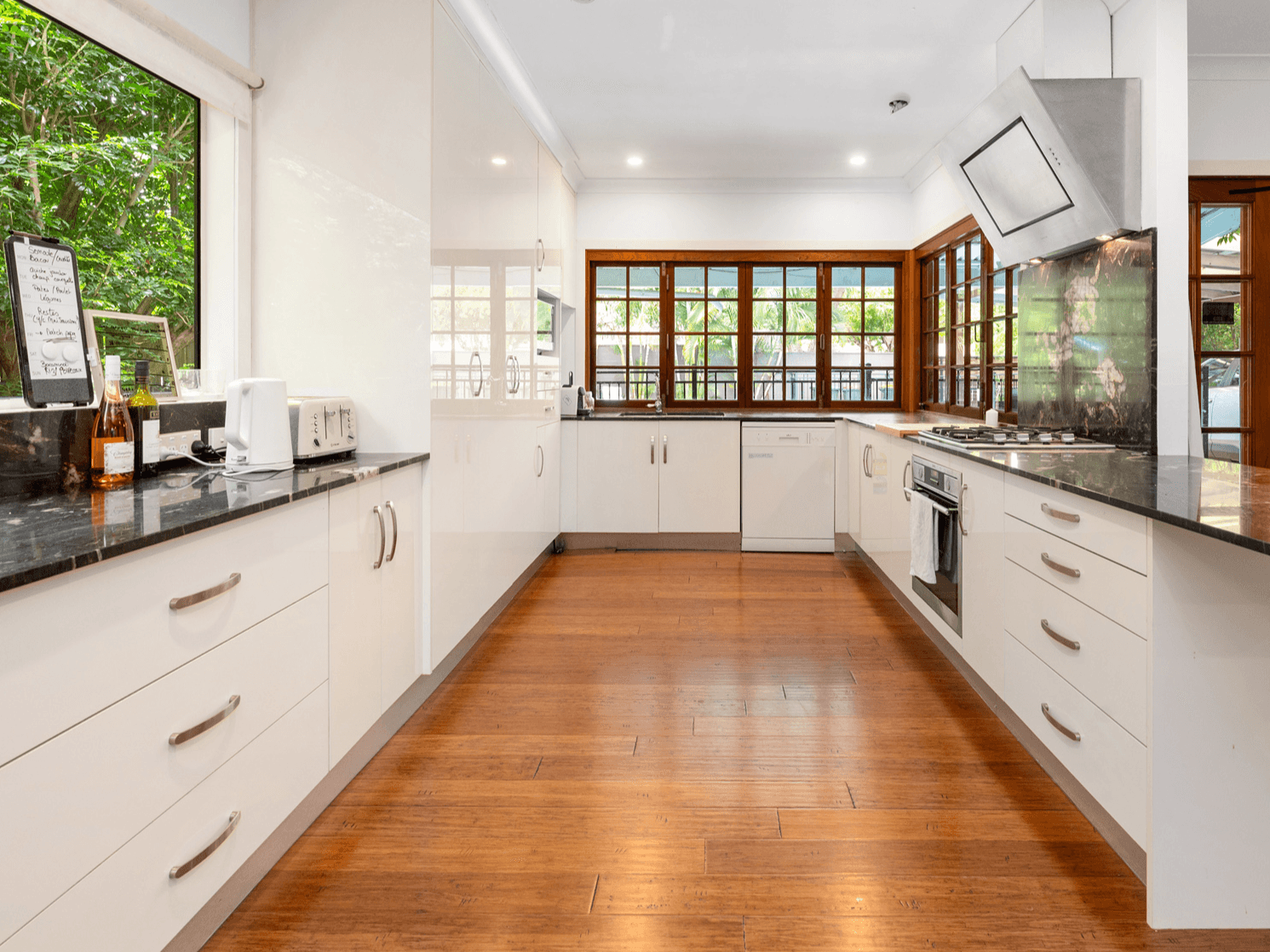 26 Reuben Street, Holland Park - Image 1