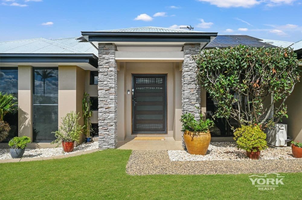 Middle Ridge - Image 1