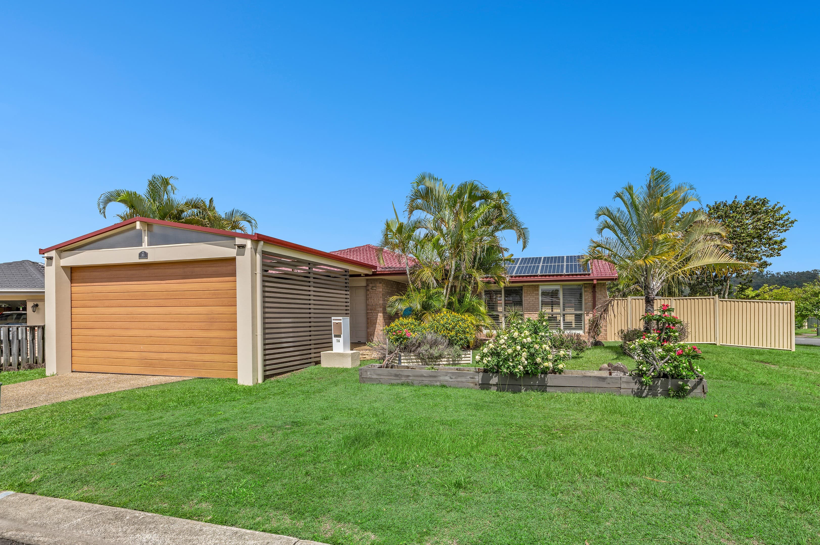 16 Riverbrooke Drive, Upper Coomera, Upper Coomera — photo 1 of 5