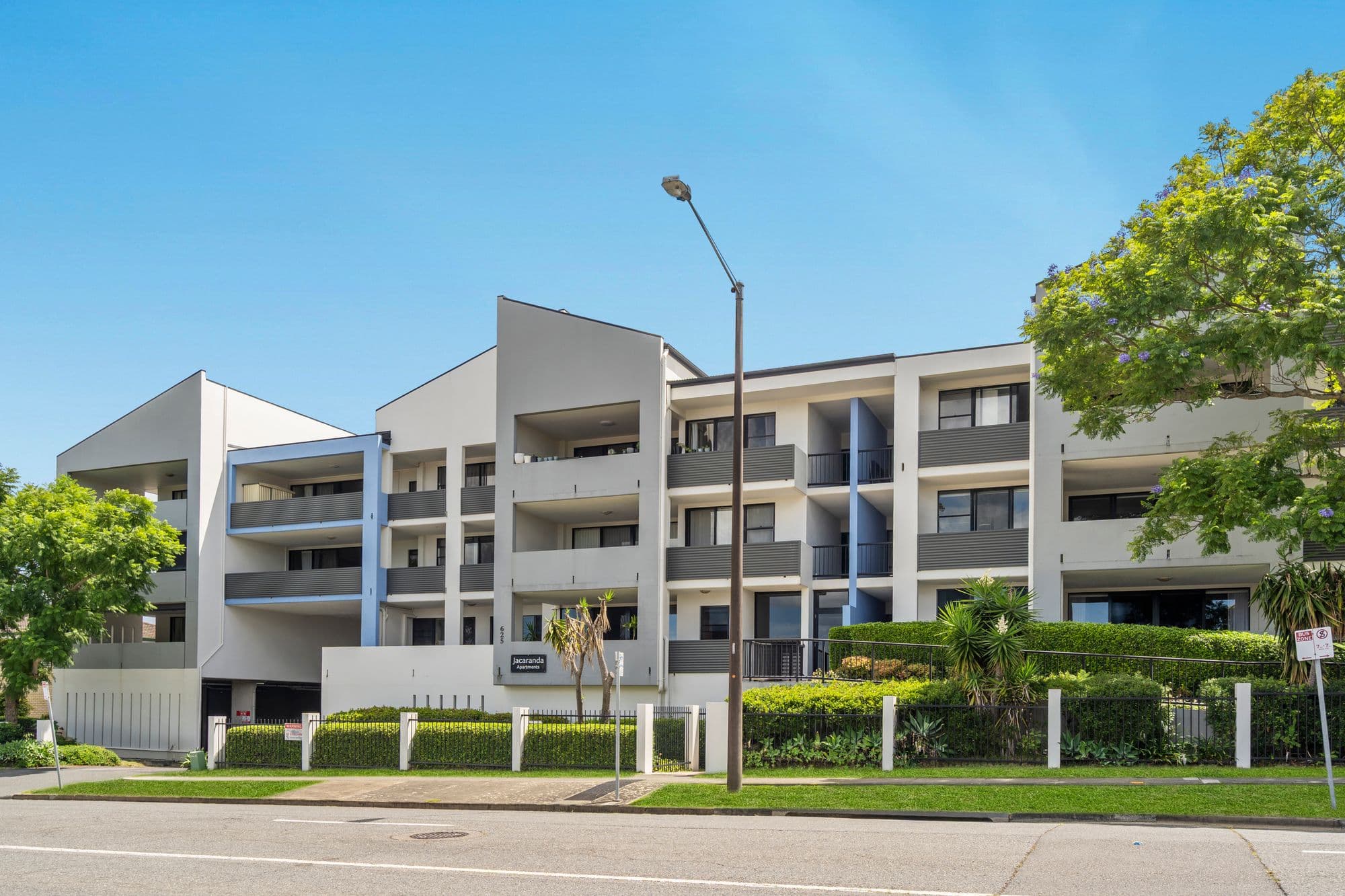 8/625 Newnham Road, Upper Mount Gravatt - Image 1