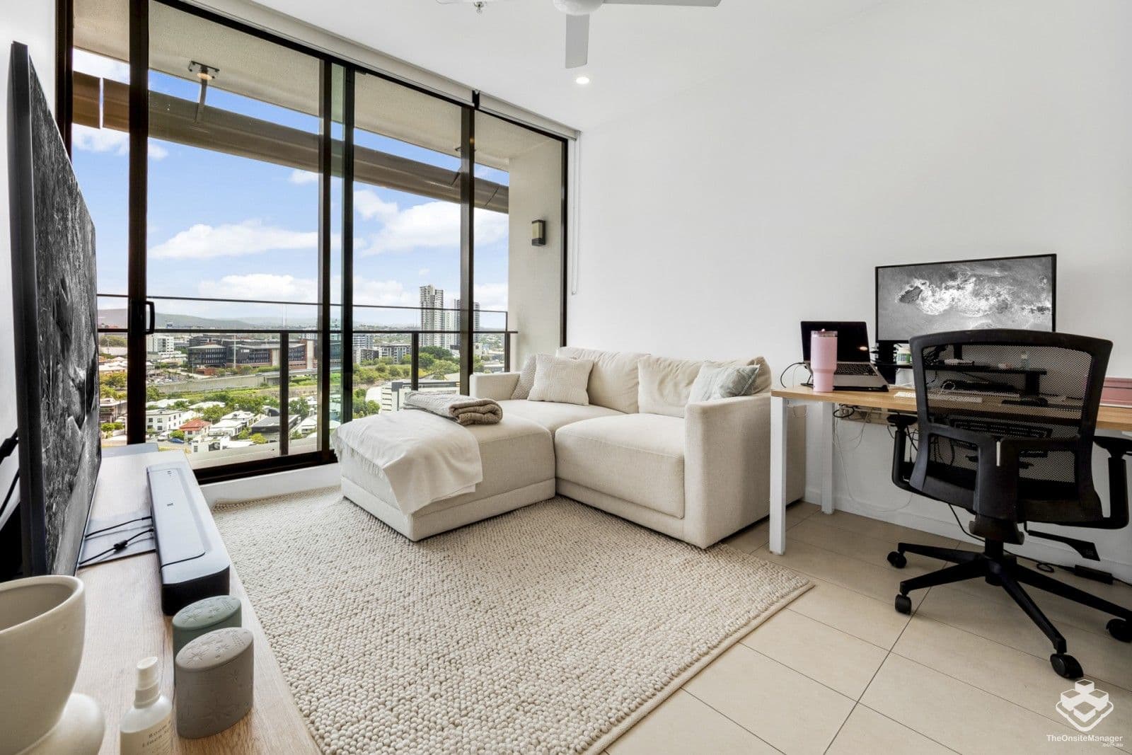 21811/1055 Ann Street, Newstead - Image 1