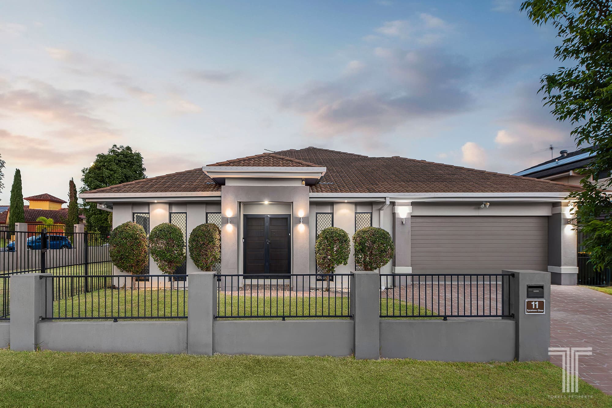 11 Sycamore Close, Calamvale - Image 1