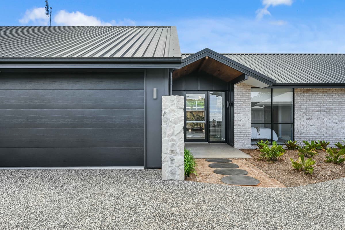 18 Yallambee Way, Highfields - Image 1