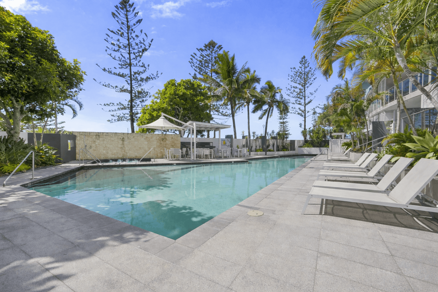 1003/438 Marine Parade, Biggera Waters, Biggera Waters — photo 1 of 5
