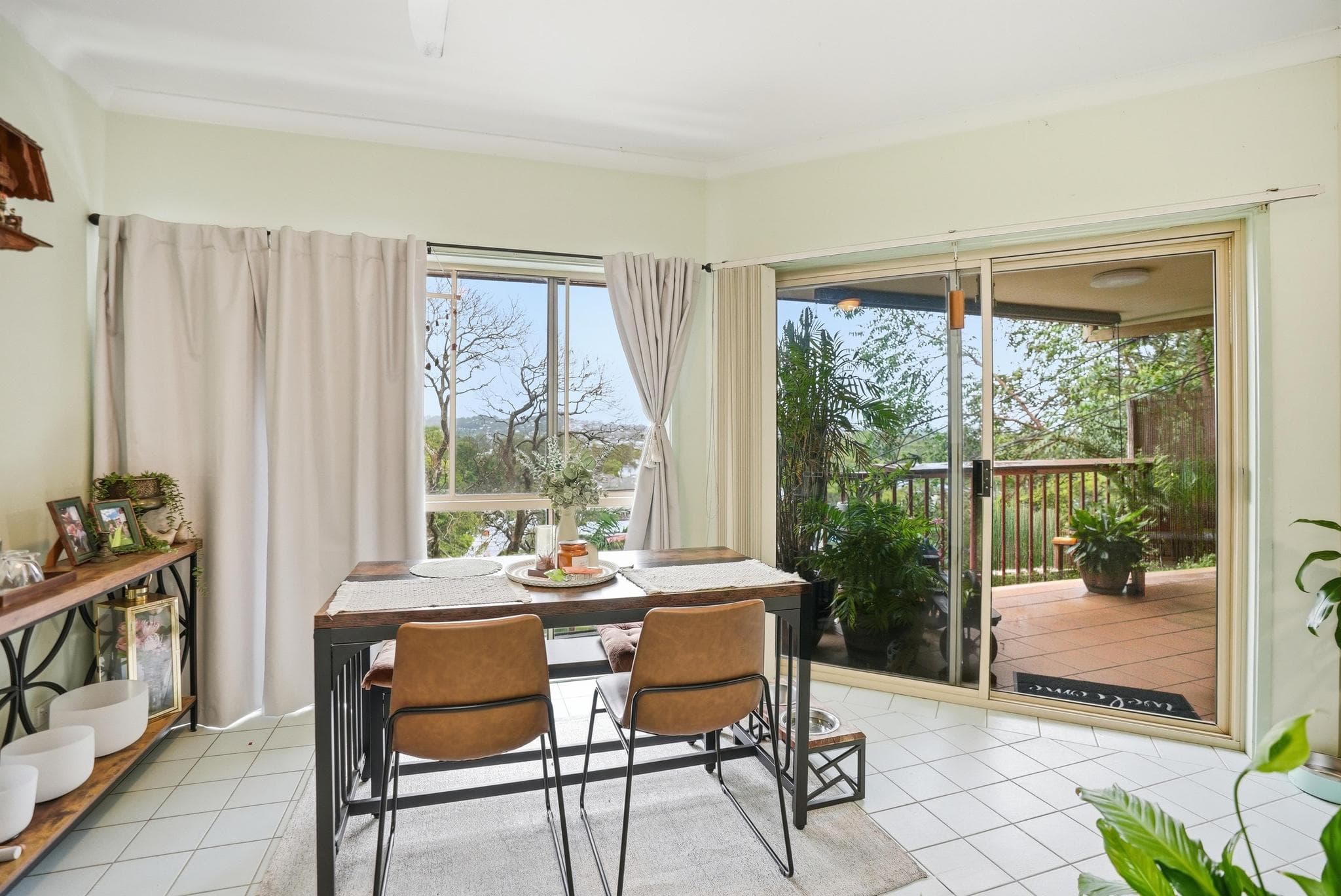 4 Westview Road, Currumbin, Currumbin — photo 1 of 5