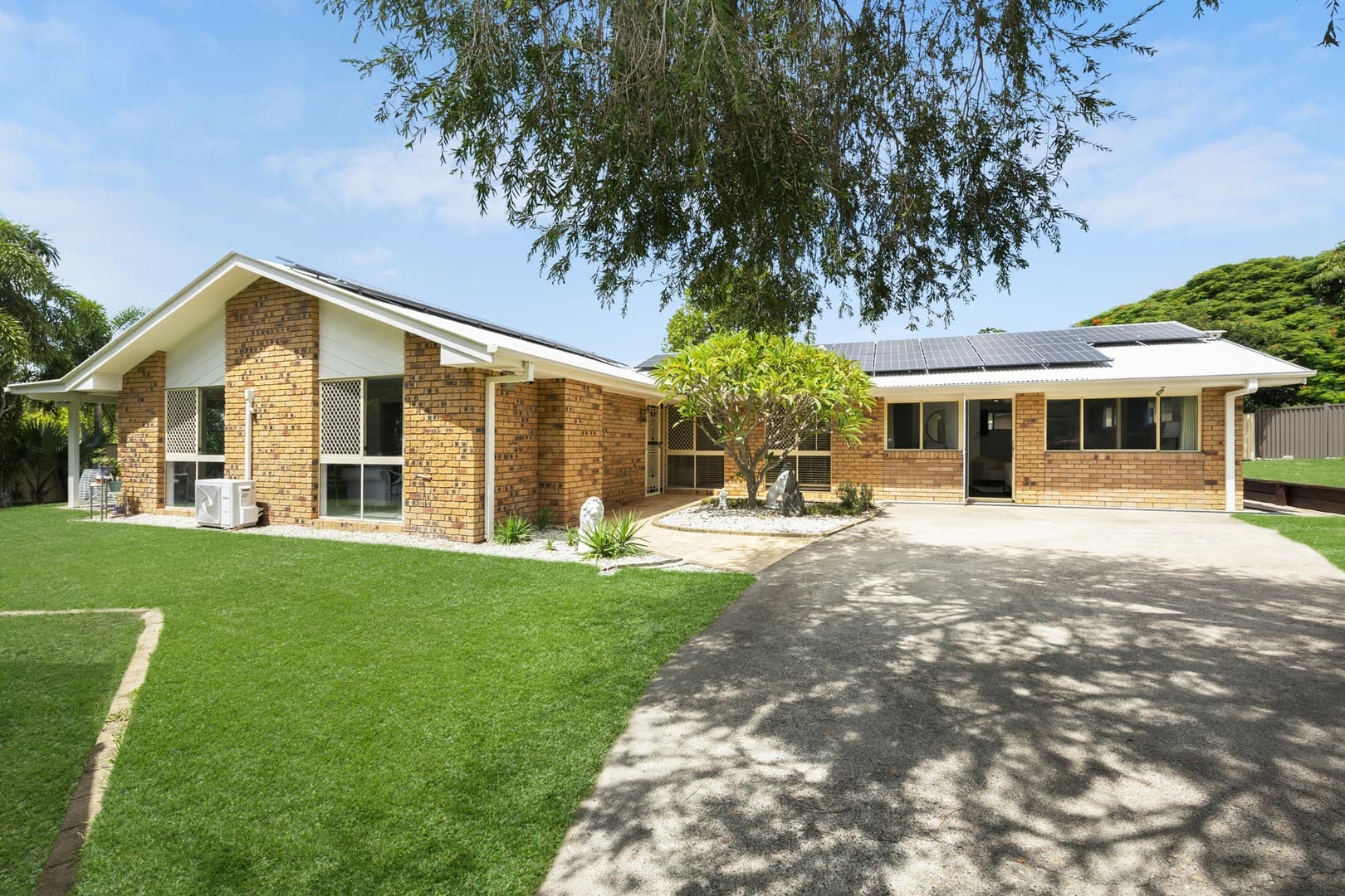 72 Englefield Road, Oxley, Oxley — photo 1 of 5