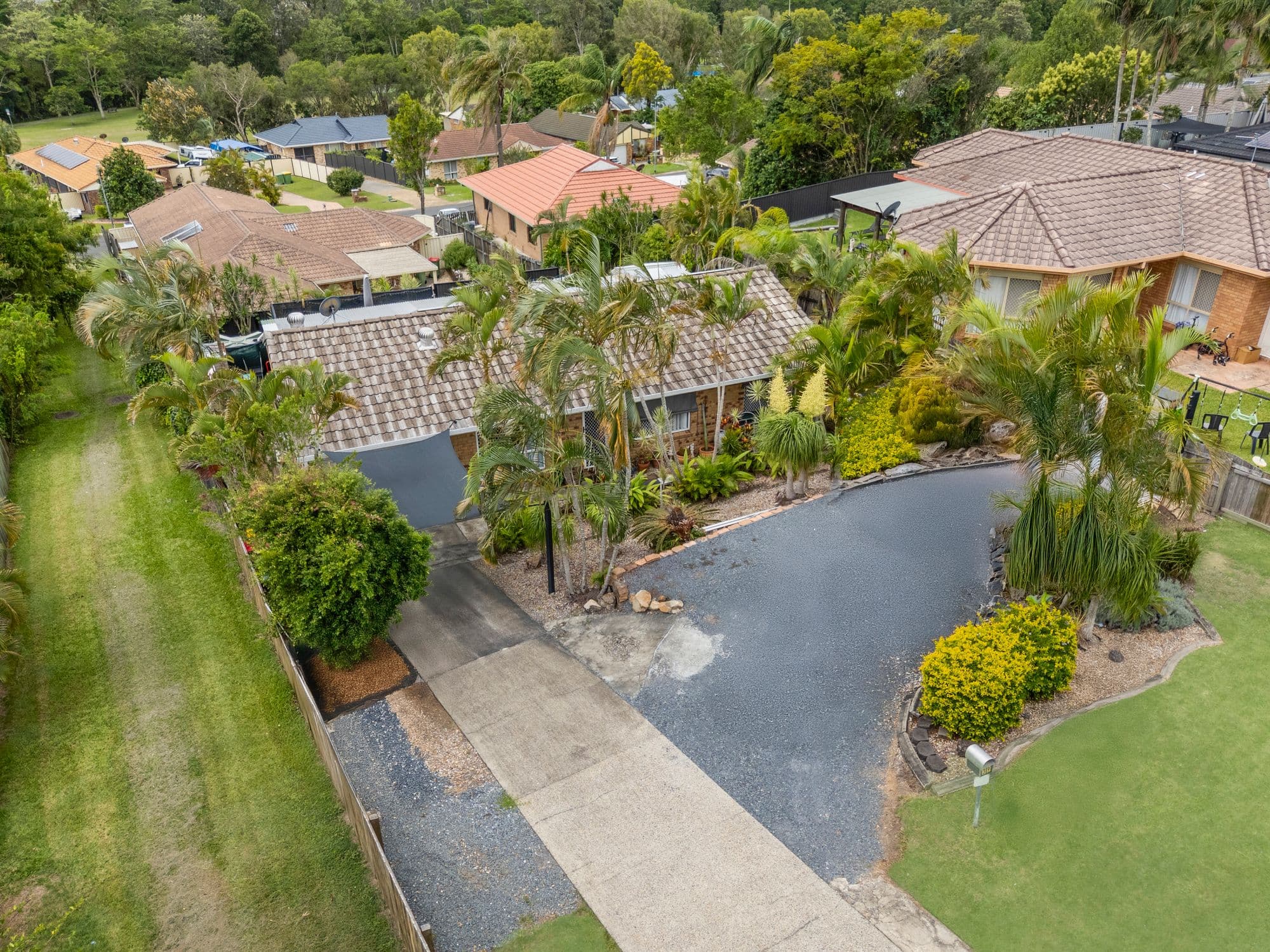 39 Crusader Way, Nerang — photo 1 of 5