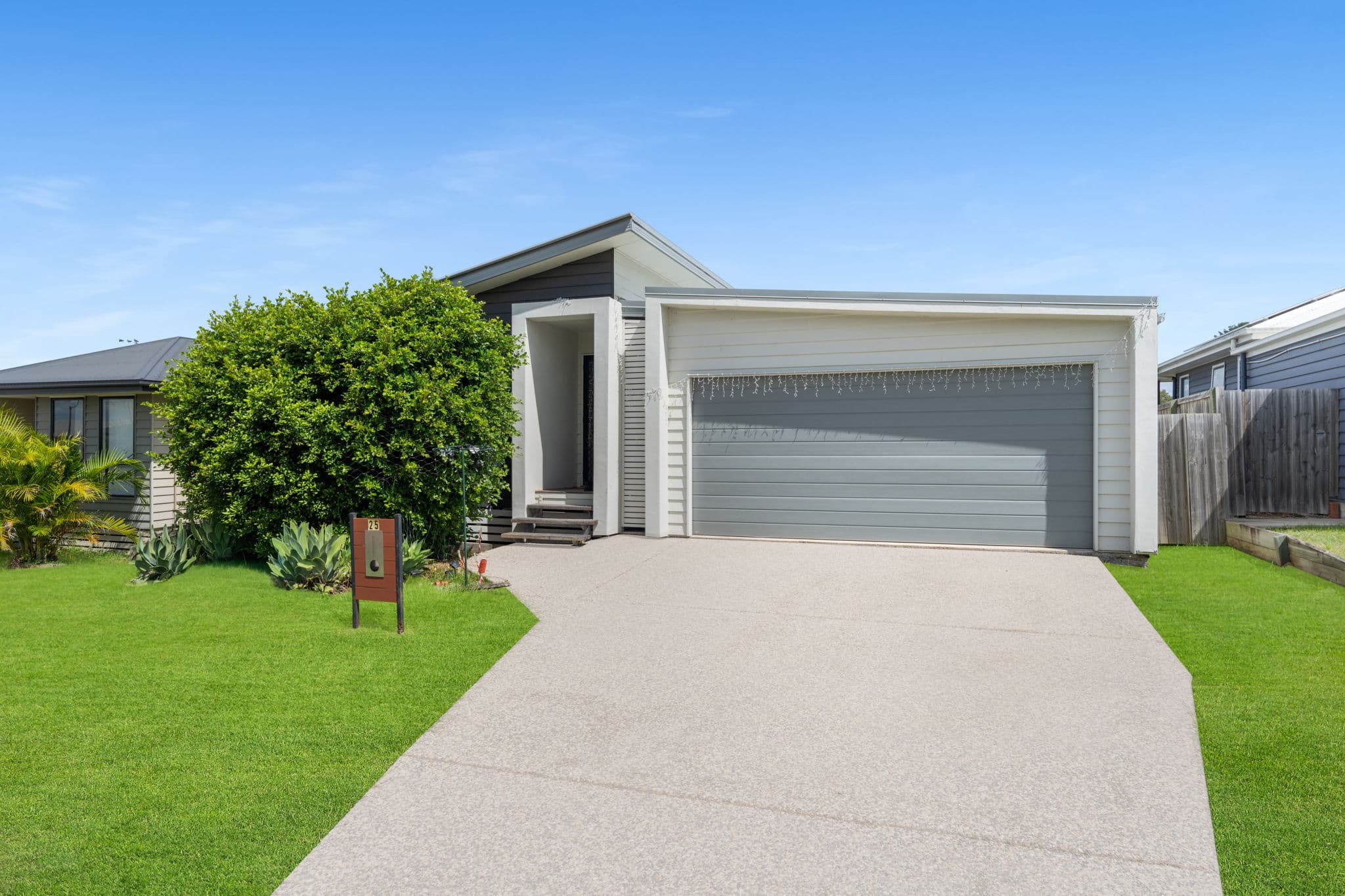 25 Wood Drive, Redbank Plains, Redbank Plains — photo 1 of 5