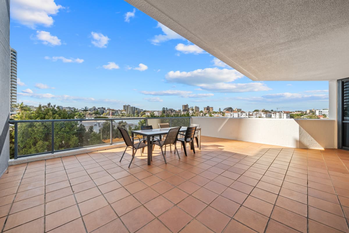 202/44 Ferry Street, Kangaroo Point, Kangaroo Point — photo 1 of 5