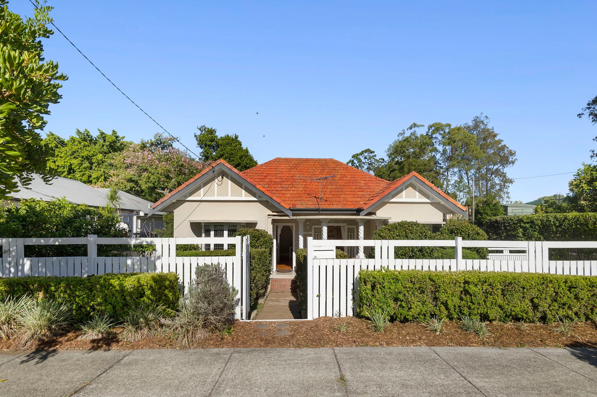 19 Otonga Road, Ashgrove - Image 1