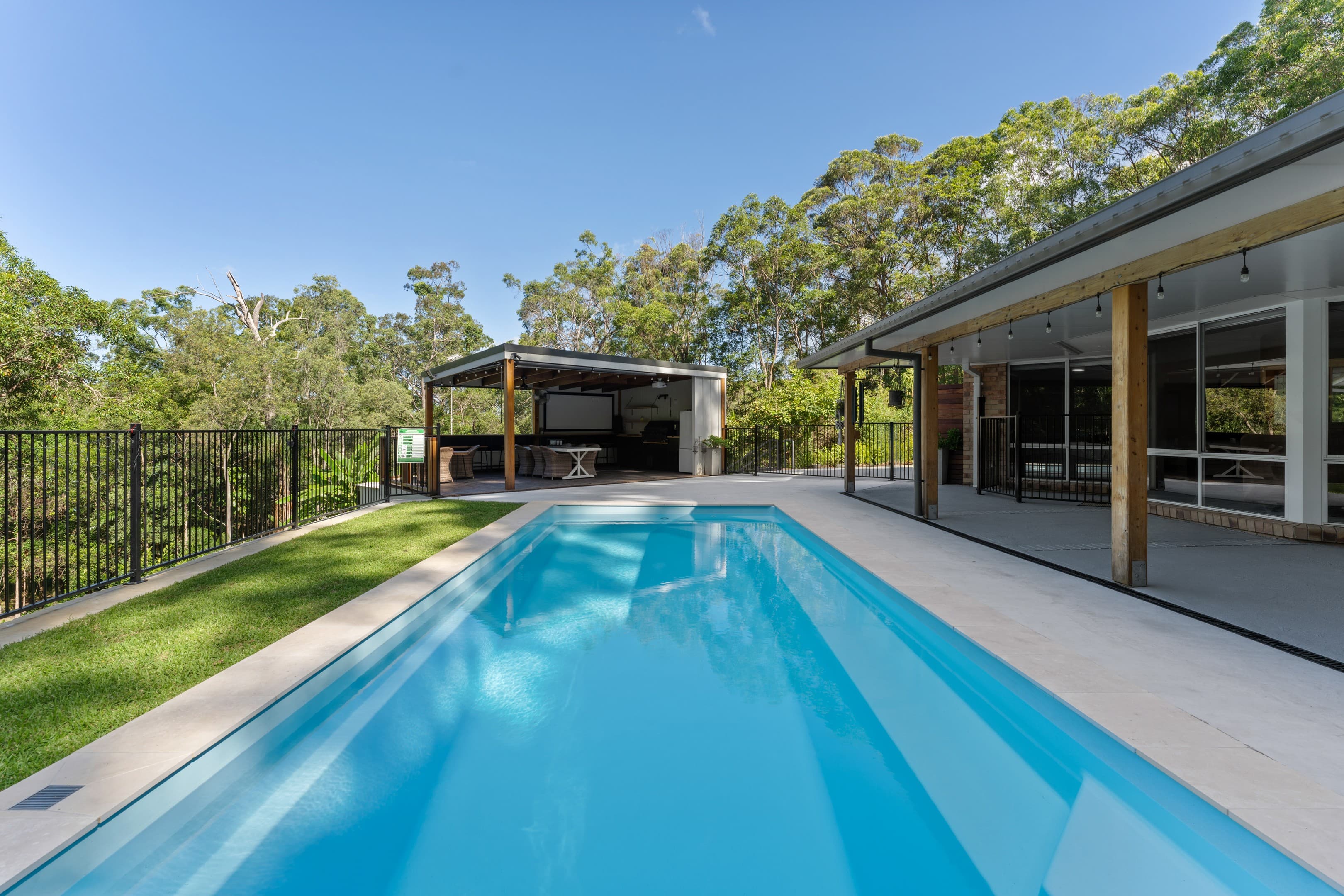 15 Alice Bowden Court, Worongary — photo 1 of 5