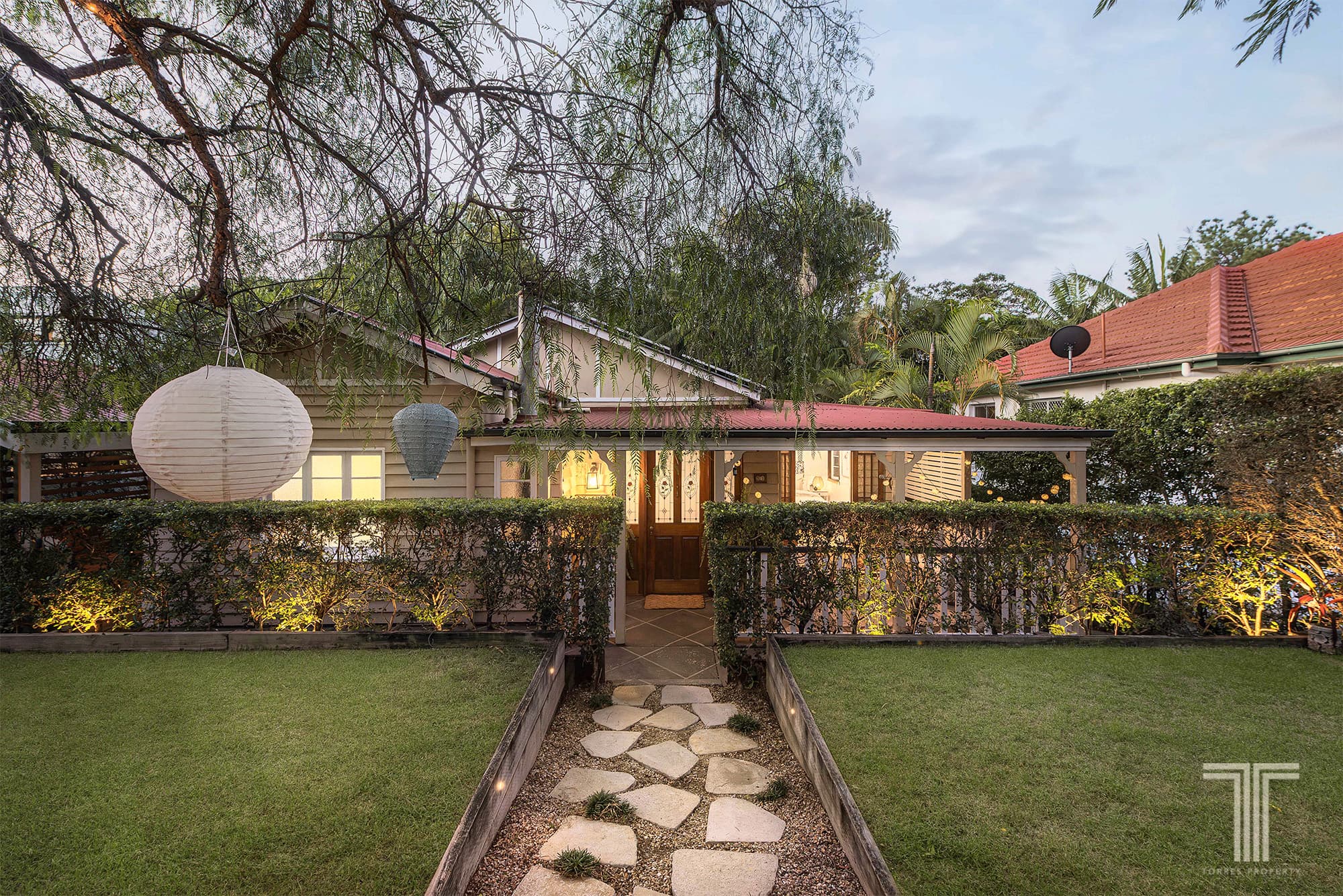 31 Sterculia Avenue, Holland Park West - Image 1