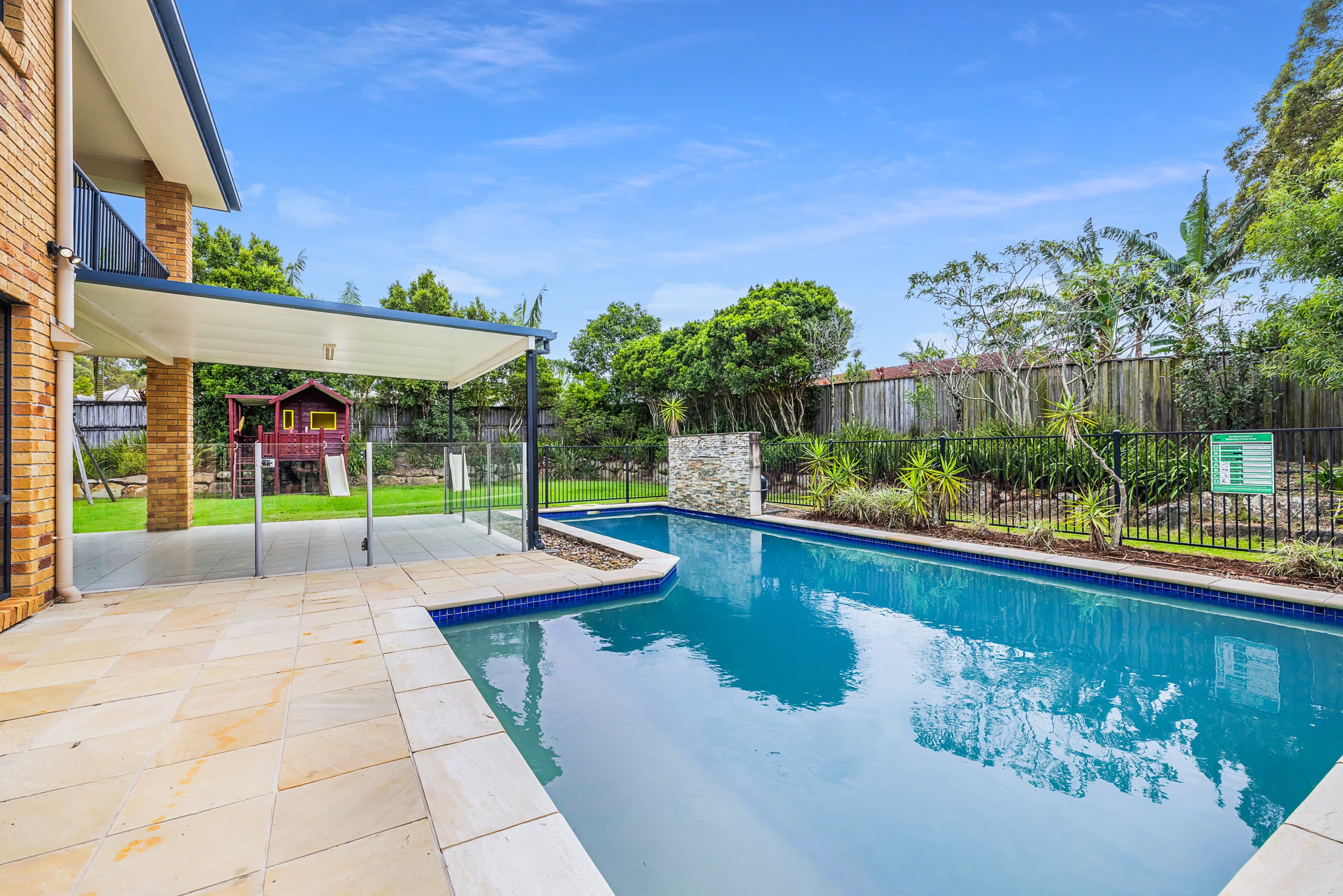 5-7 Ridge Place, Redland Bay — photo 1 of 5