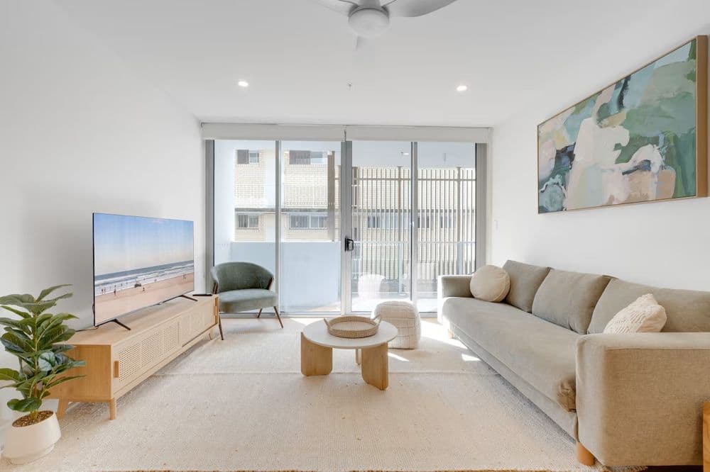 204/141 Musgrave Street, Coolangatta - Image 1