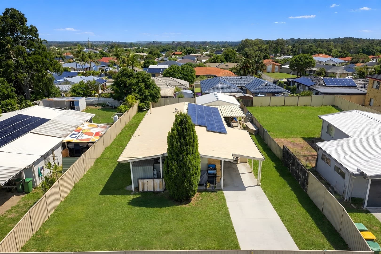 208 Oxley Drive, Coombabah — photo 1 of 4