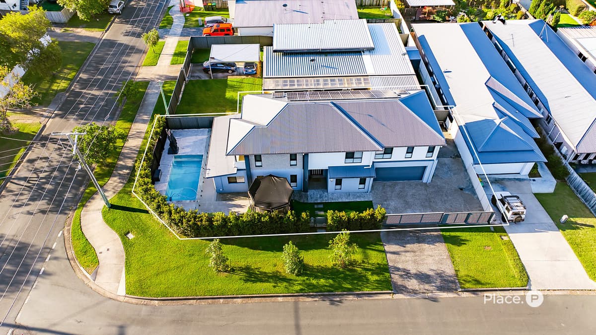 66 Centaur Street, Kippa-Ring — photo 1 of 5