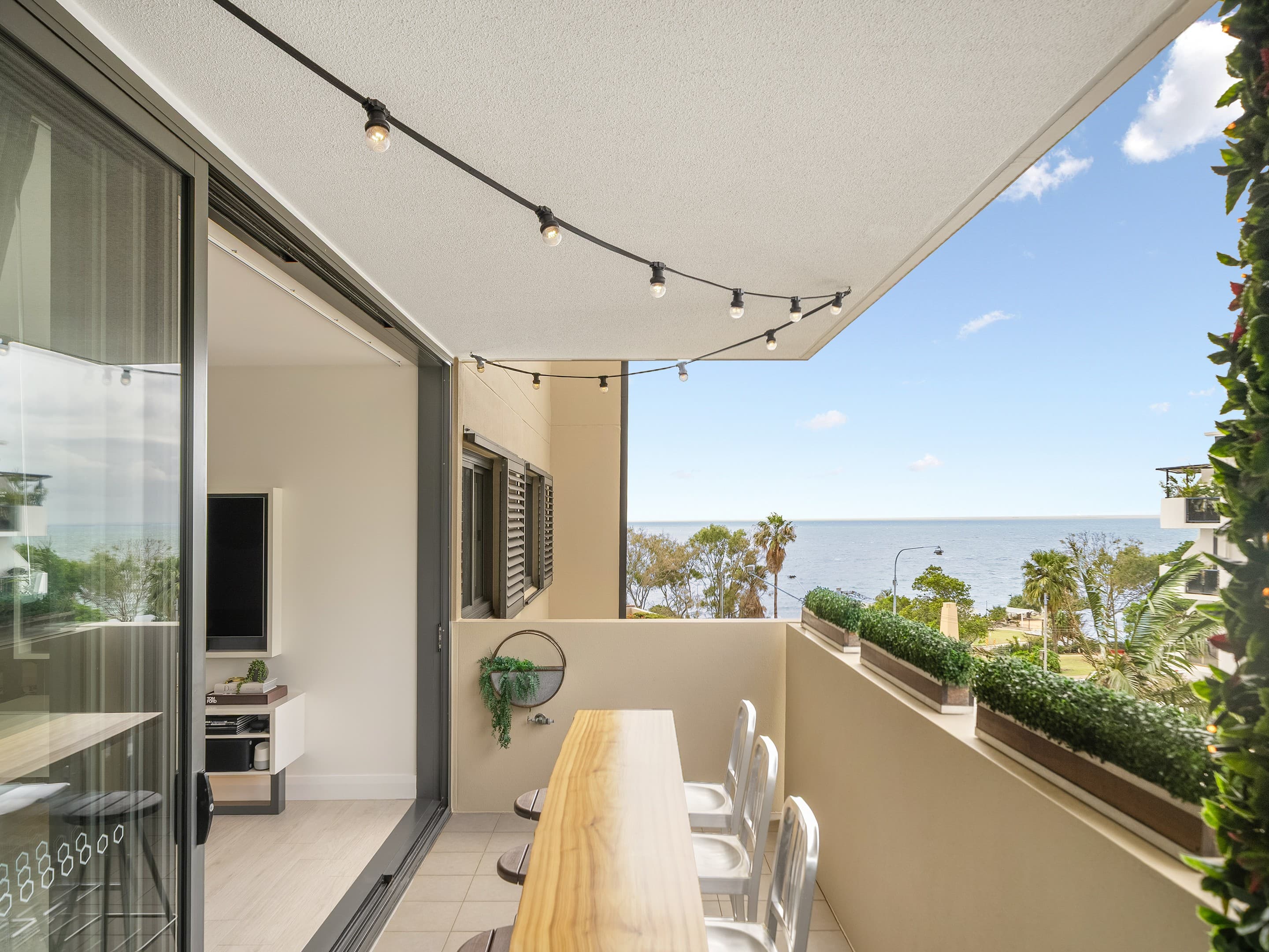 302/99 Marine Parade, Redcliffe - Image 1