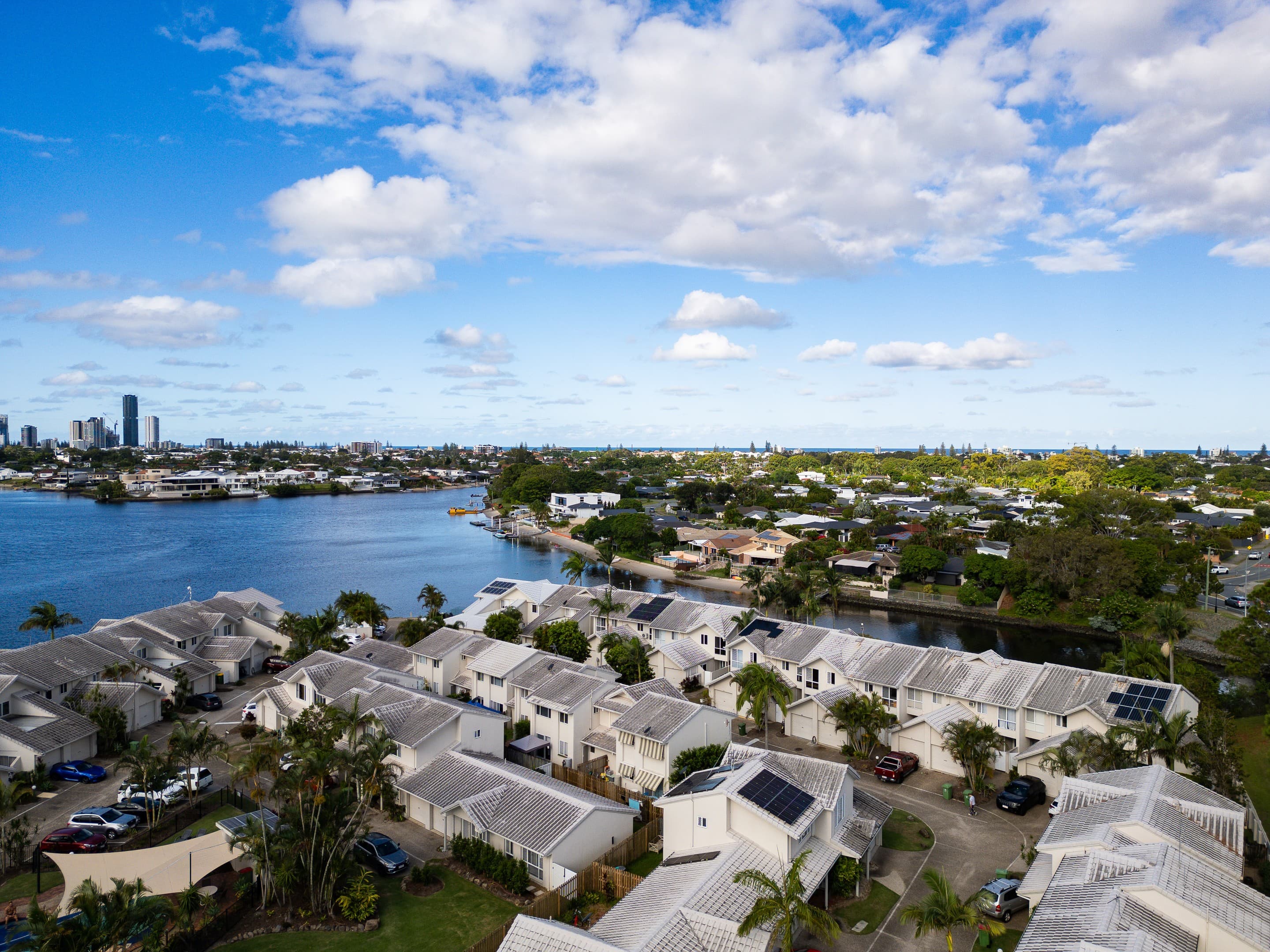 99/300 Cottesloe Drive, Mermaid Waters - Image 1