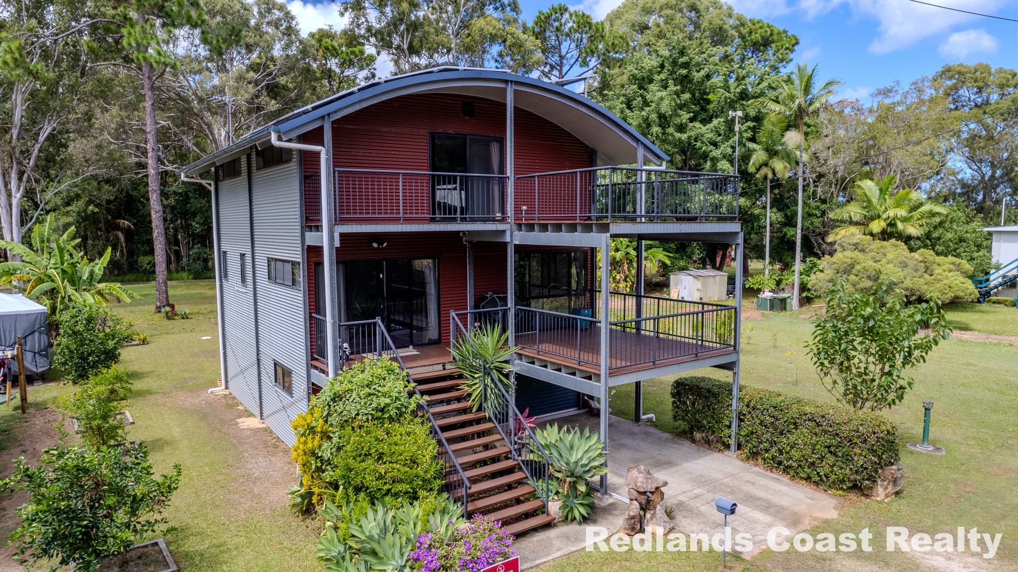 30 Paula Parade, Lamb Island - Image 1