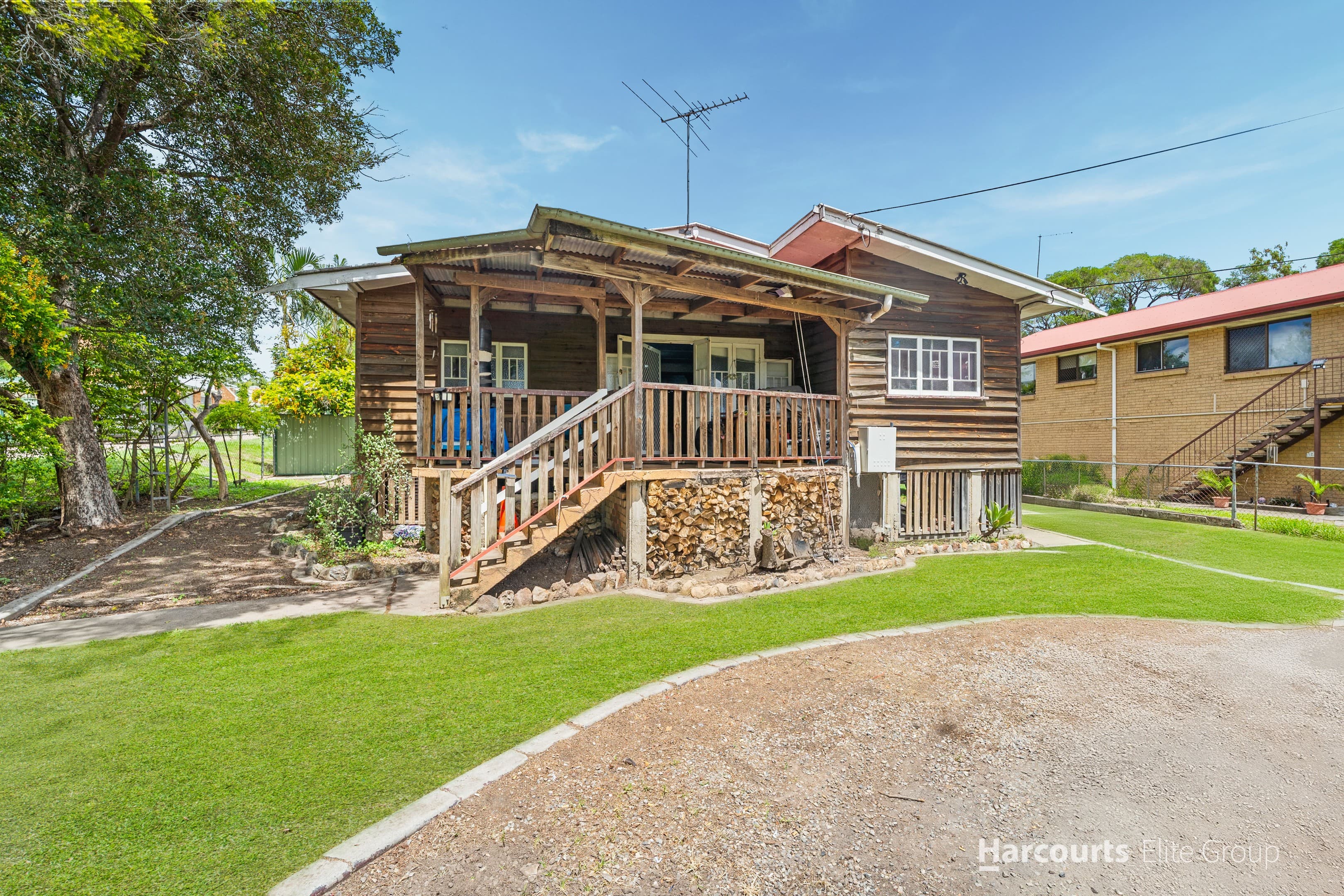 20 Defiance Road, Logan Central, Logan Central — photo 1 of 5