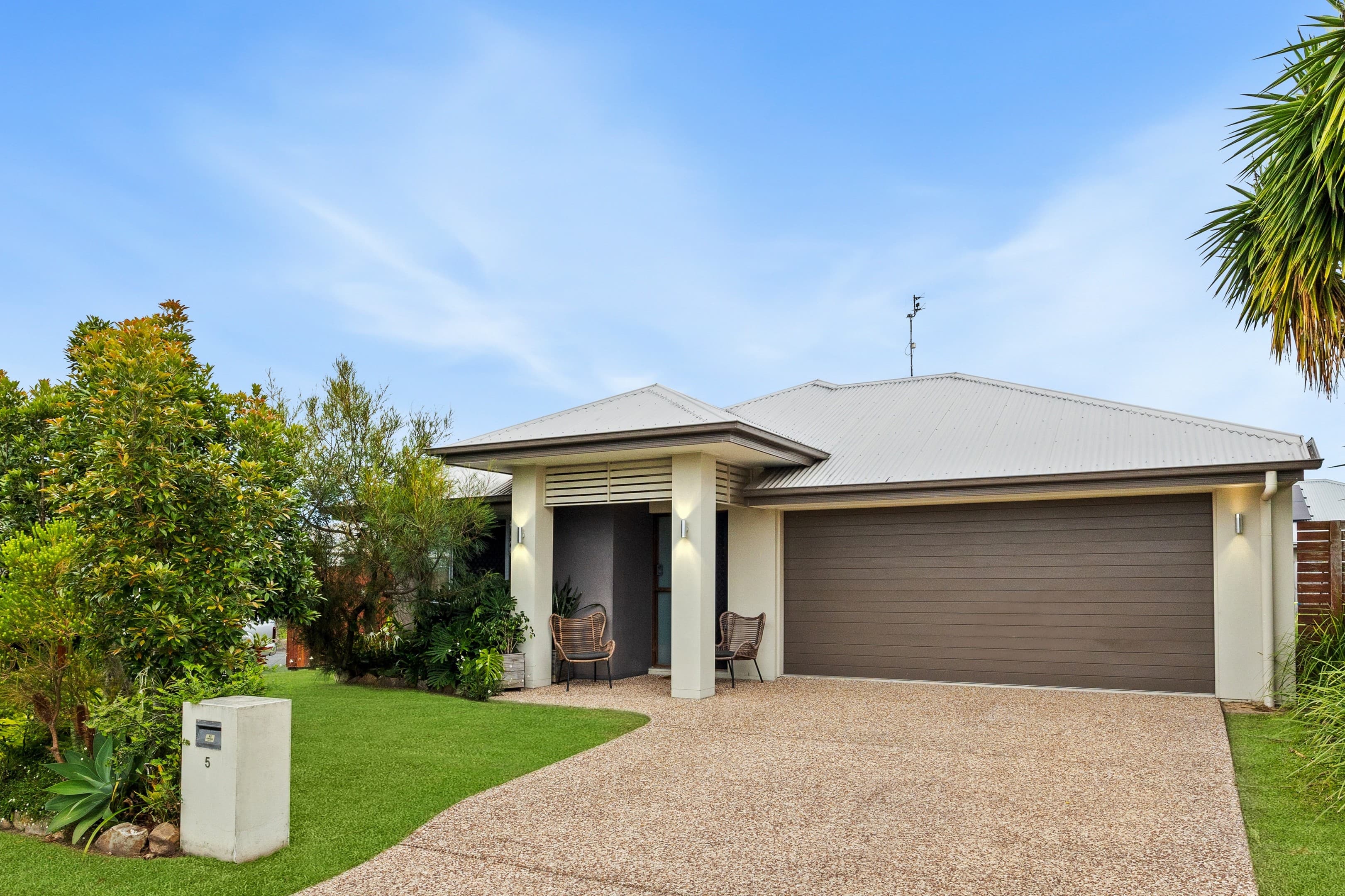 5 Bribie Place, Mountain Creek, Mountain Creek — photo 1 of 5