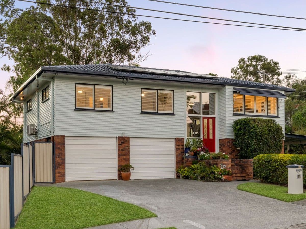 16 Diana Street, Underwood - Image 1