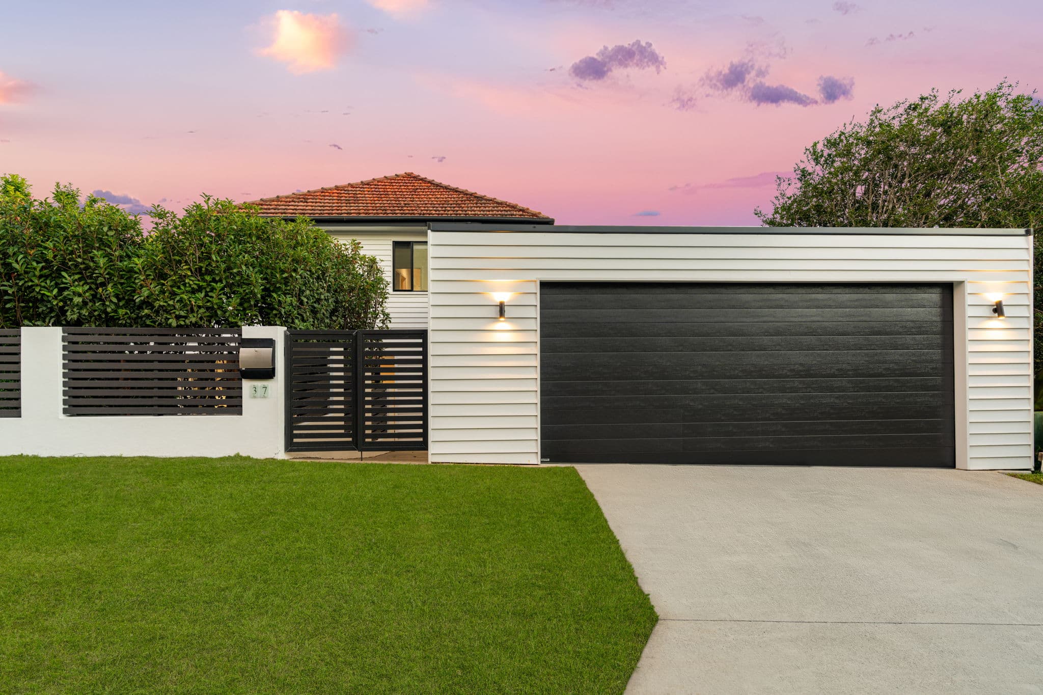 37 Binya Street, Holland Park, Holland Park — photo 1 of 5