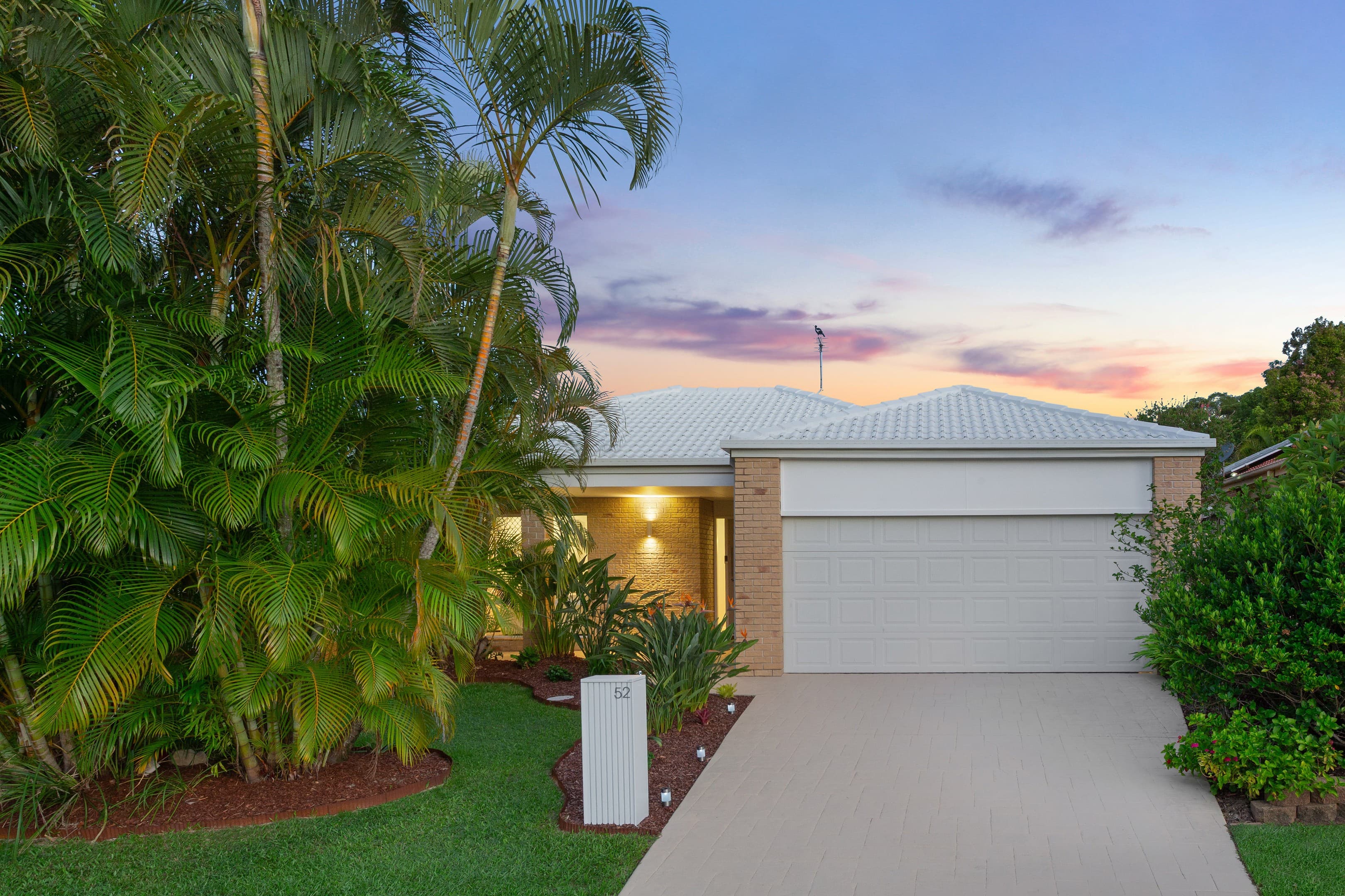 52 Silver Glade Drive, Elanora, Elanora — photo 1 of 5