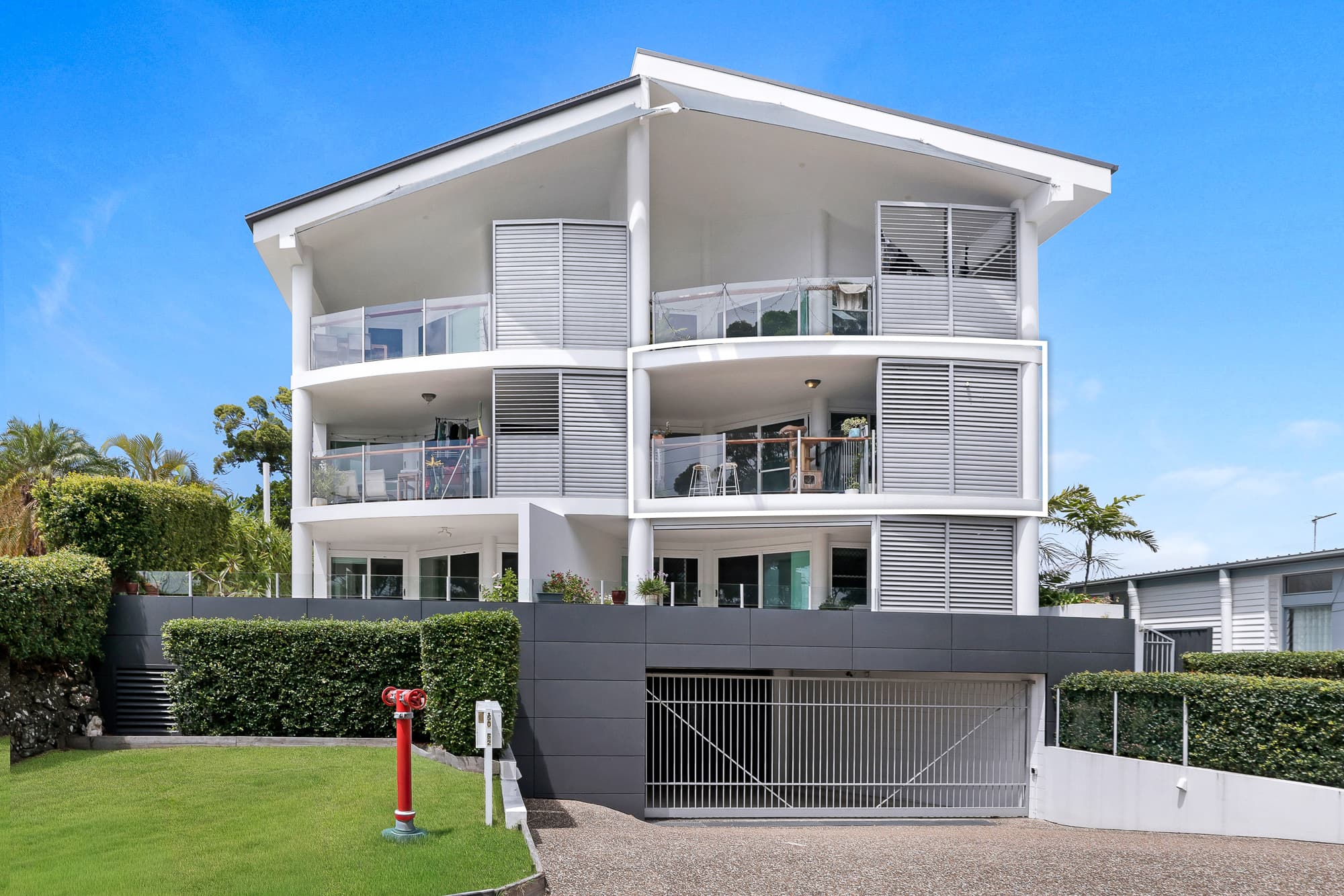 6/50-52 Rutledge Street, Coolangatta - Image 1