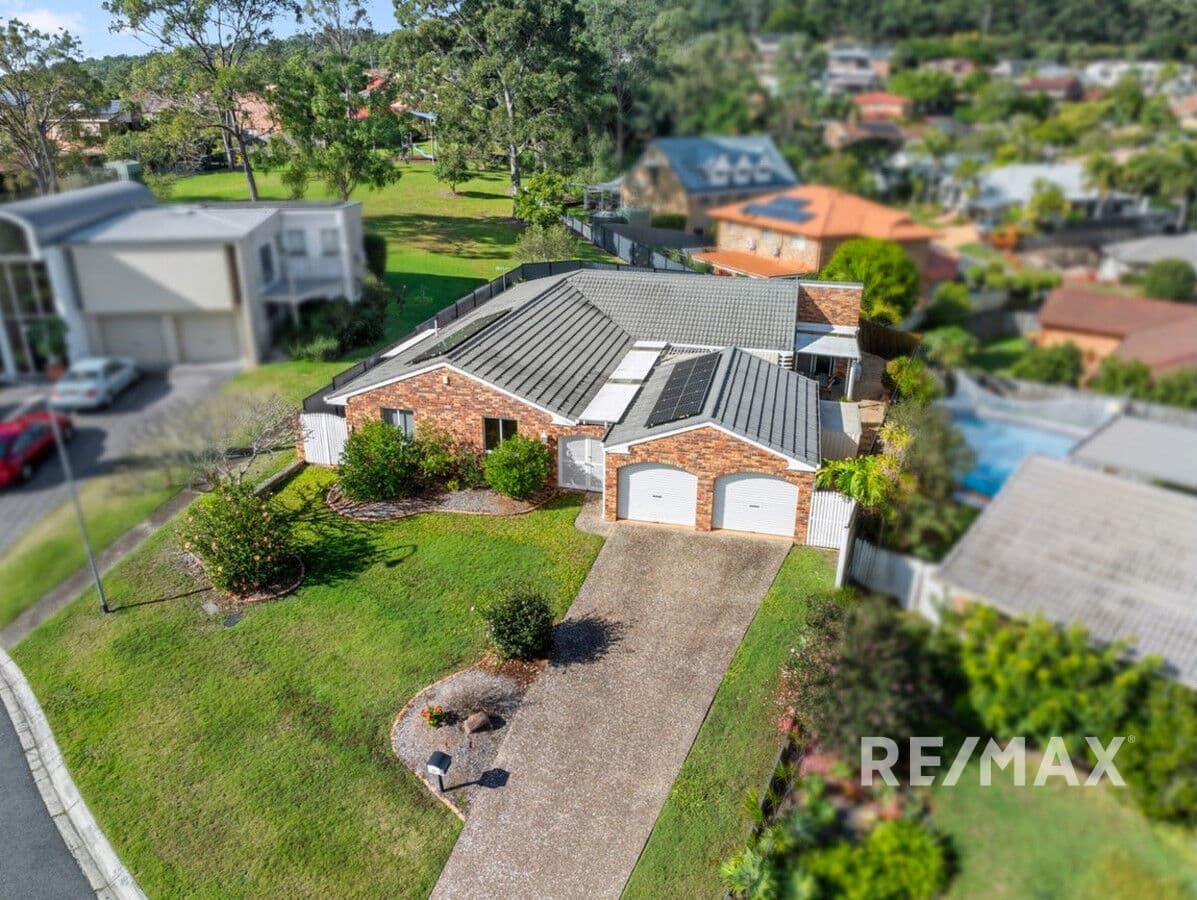 11 Breene Court, Carindale - Image 1