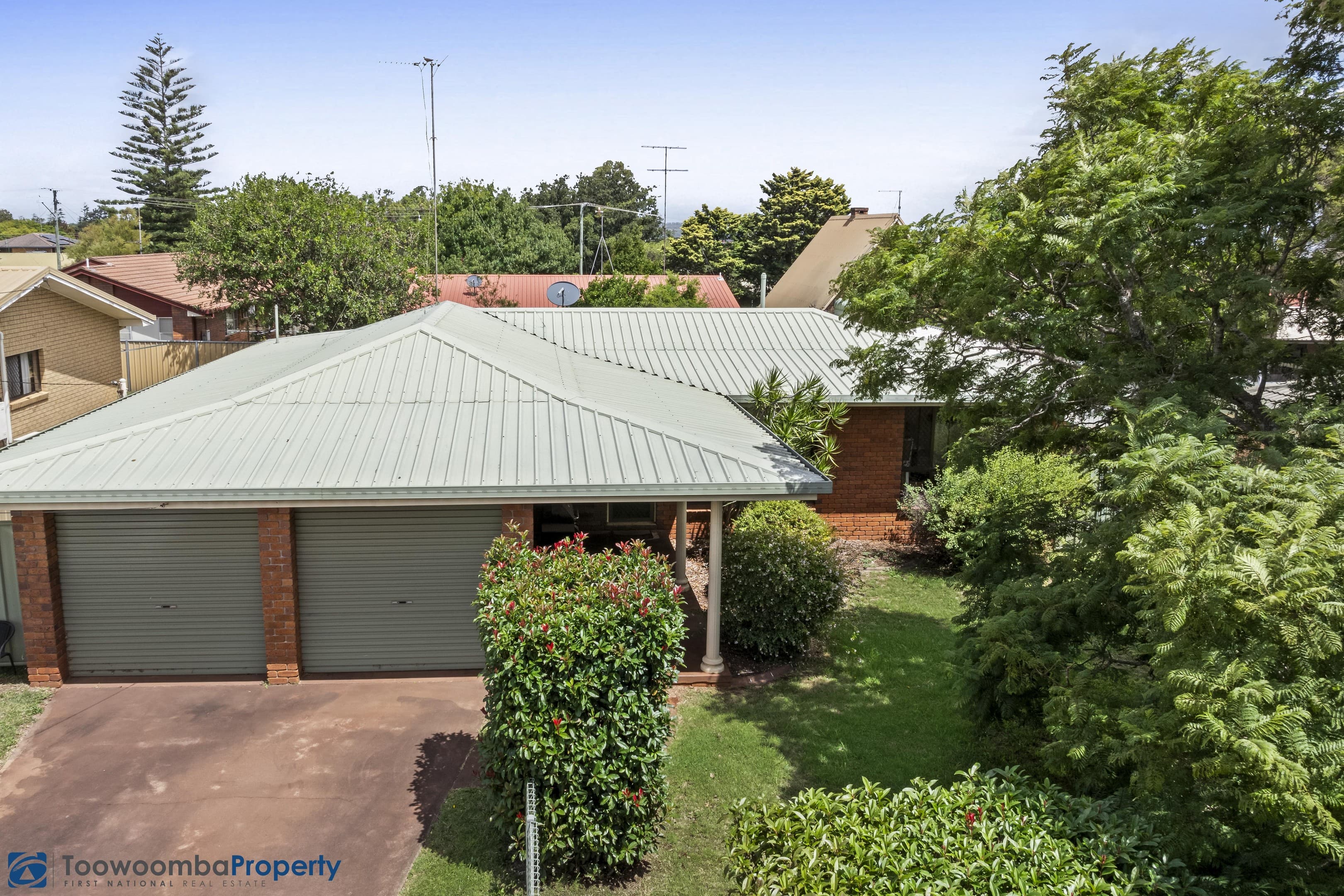 34 Kingsford Smith Drive, Wilsonton - Image 1