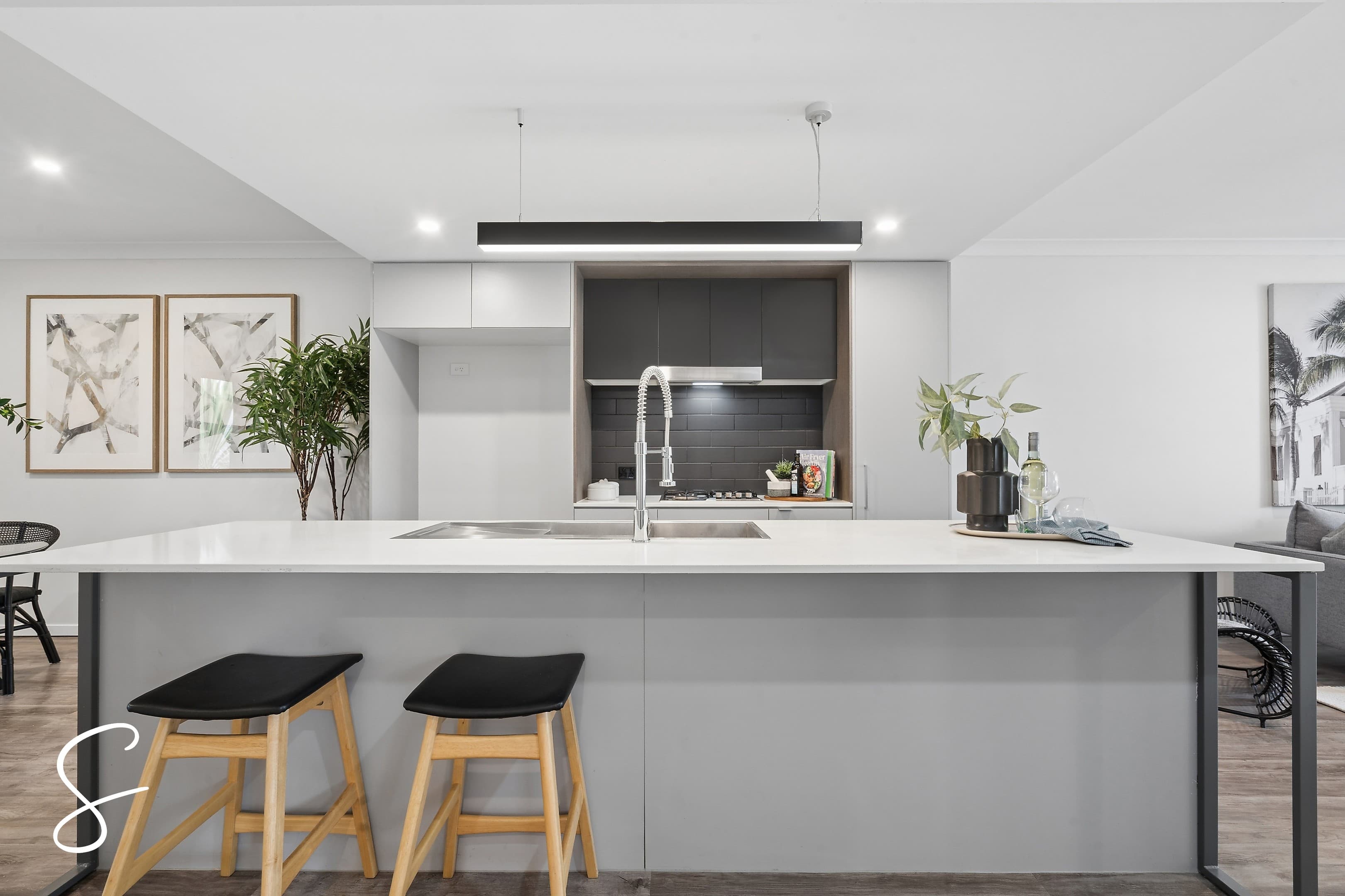 2105/18 Comer Street, Coopers Plains, COOPERS PLAINS — photo 1 of 5