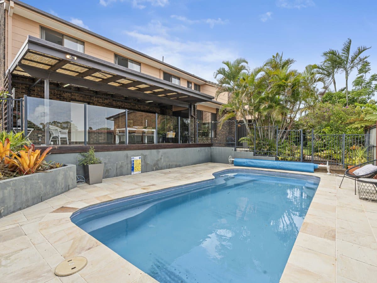 11 Kurru Street, Eight Mile Plains - Image 1