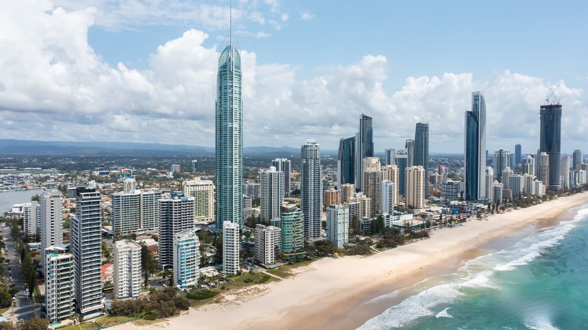 401/9 Hamilton Avenue, Surfers Paradise - Image 1